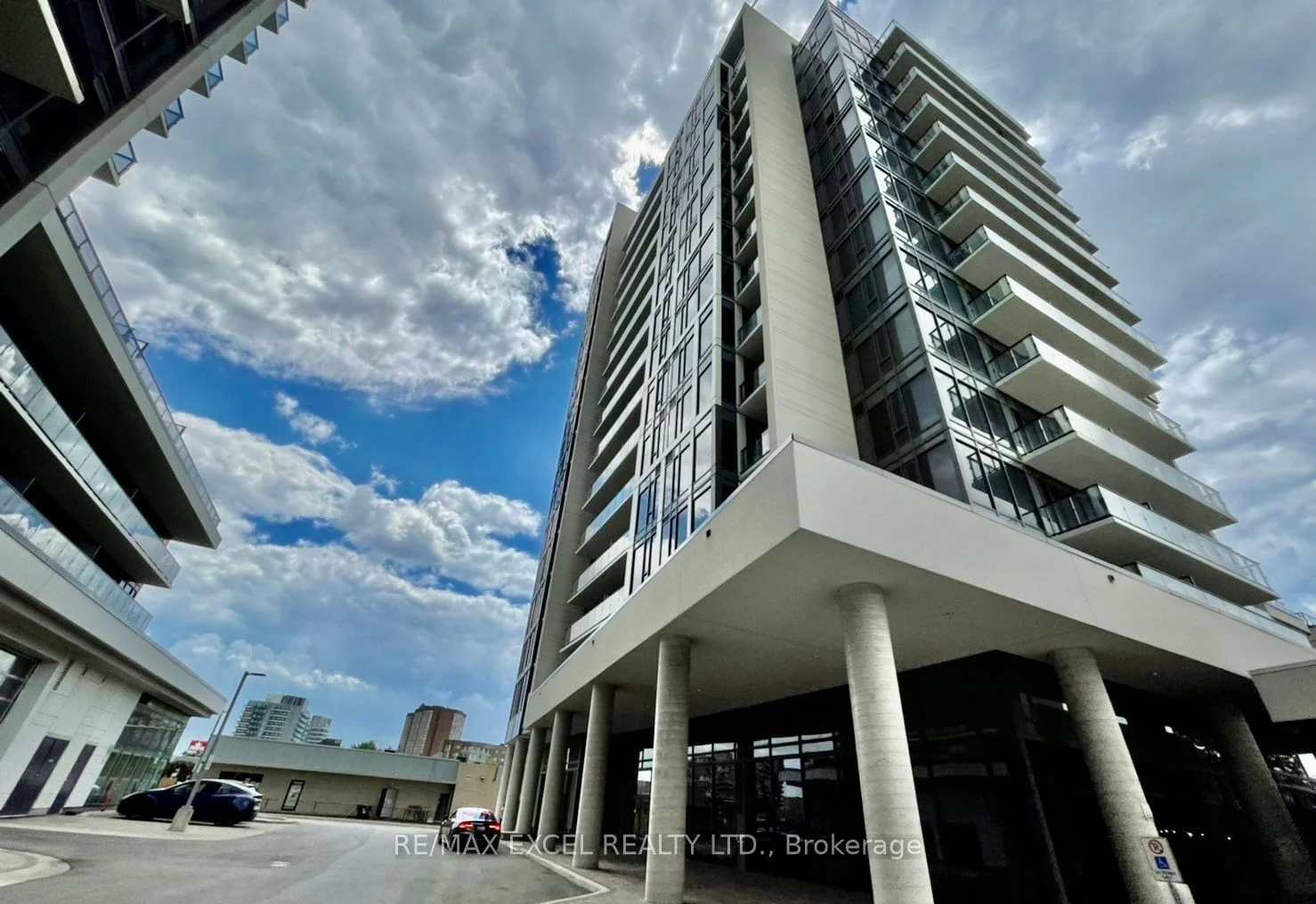 9618 Yonge Street 709, Richmond Hill, On L4c 0x5