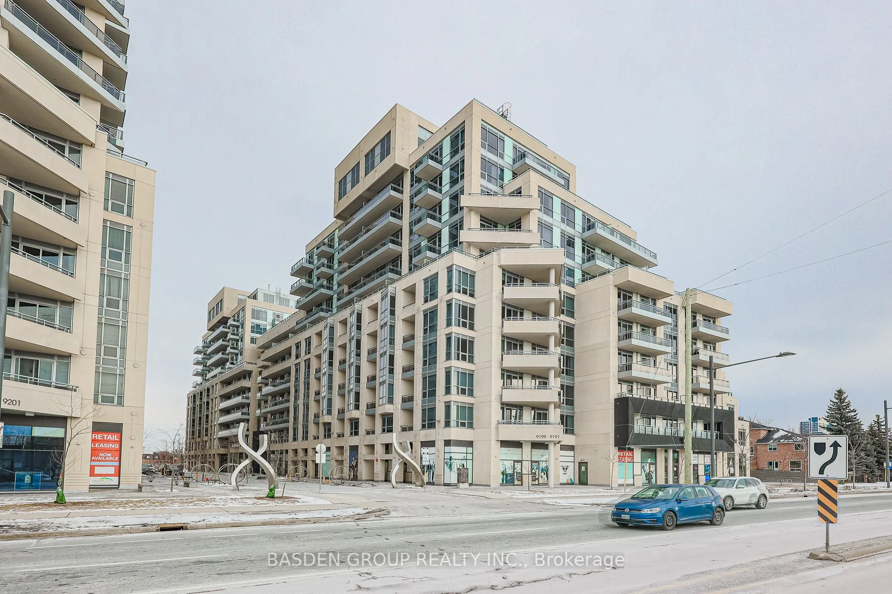 Condo Apartment in Richmond Hill
