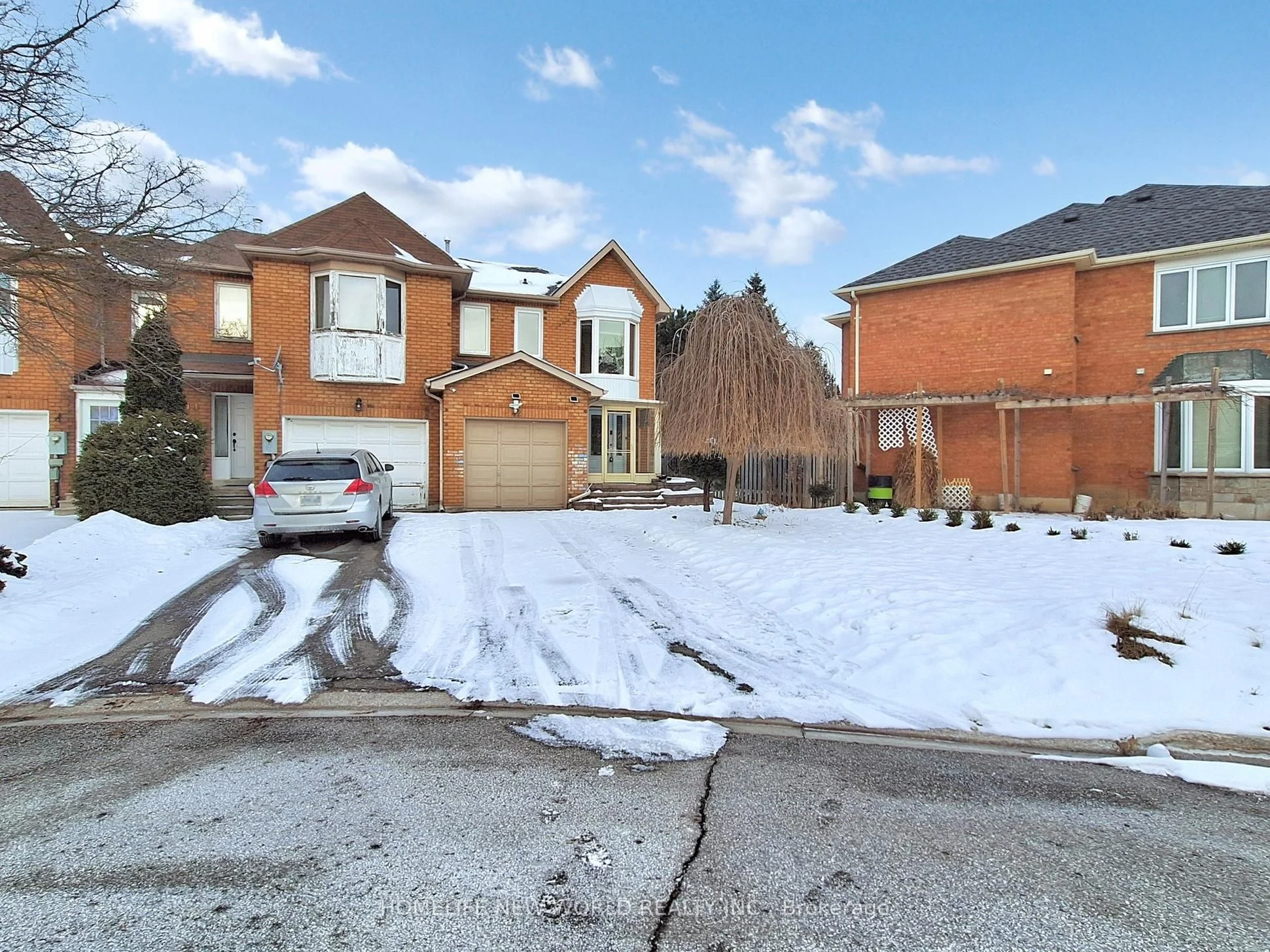 Att/Row/Townhouse in Richmond Hill