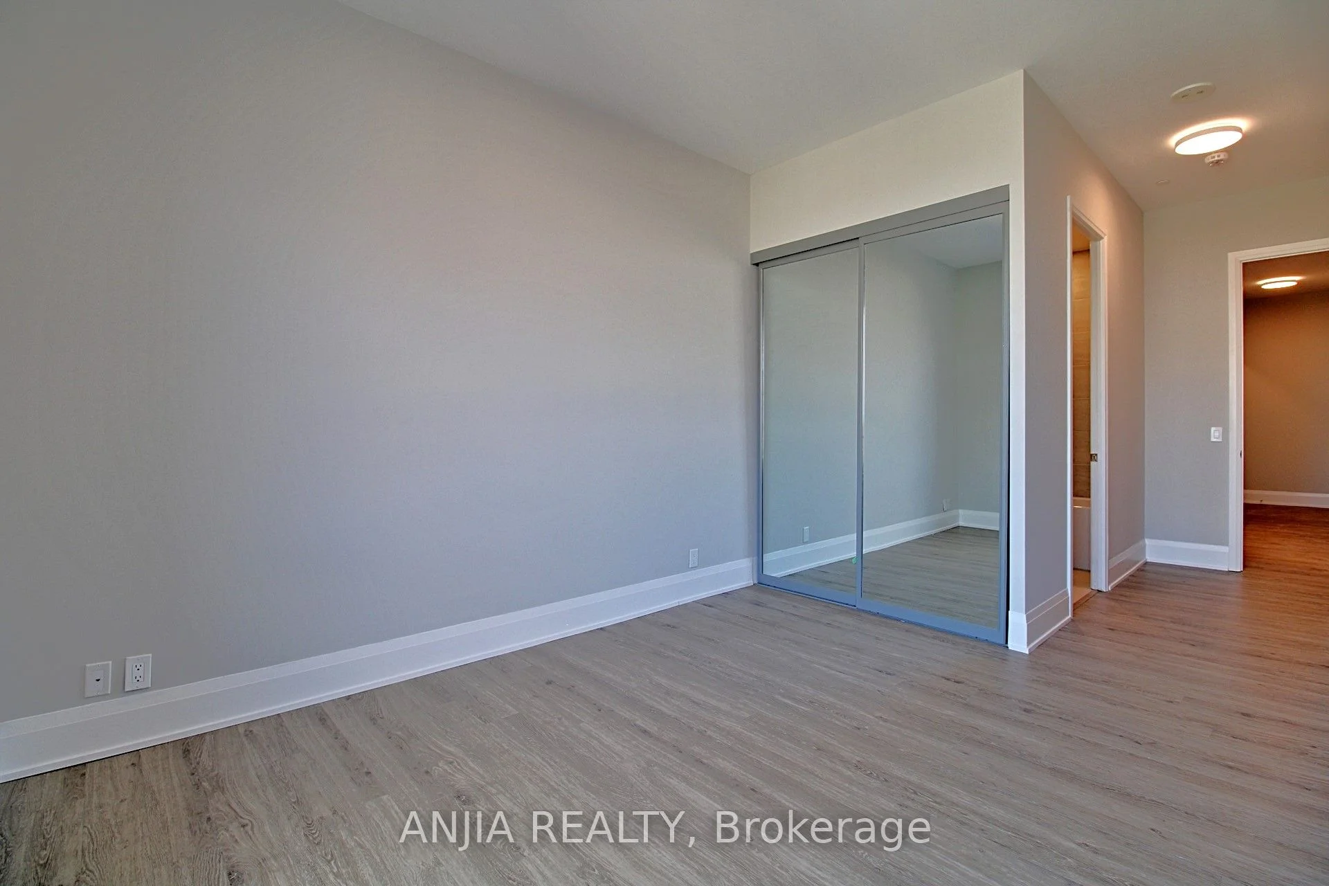 38 gandhi Lane 3603, Markham, ON L3T 0G9