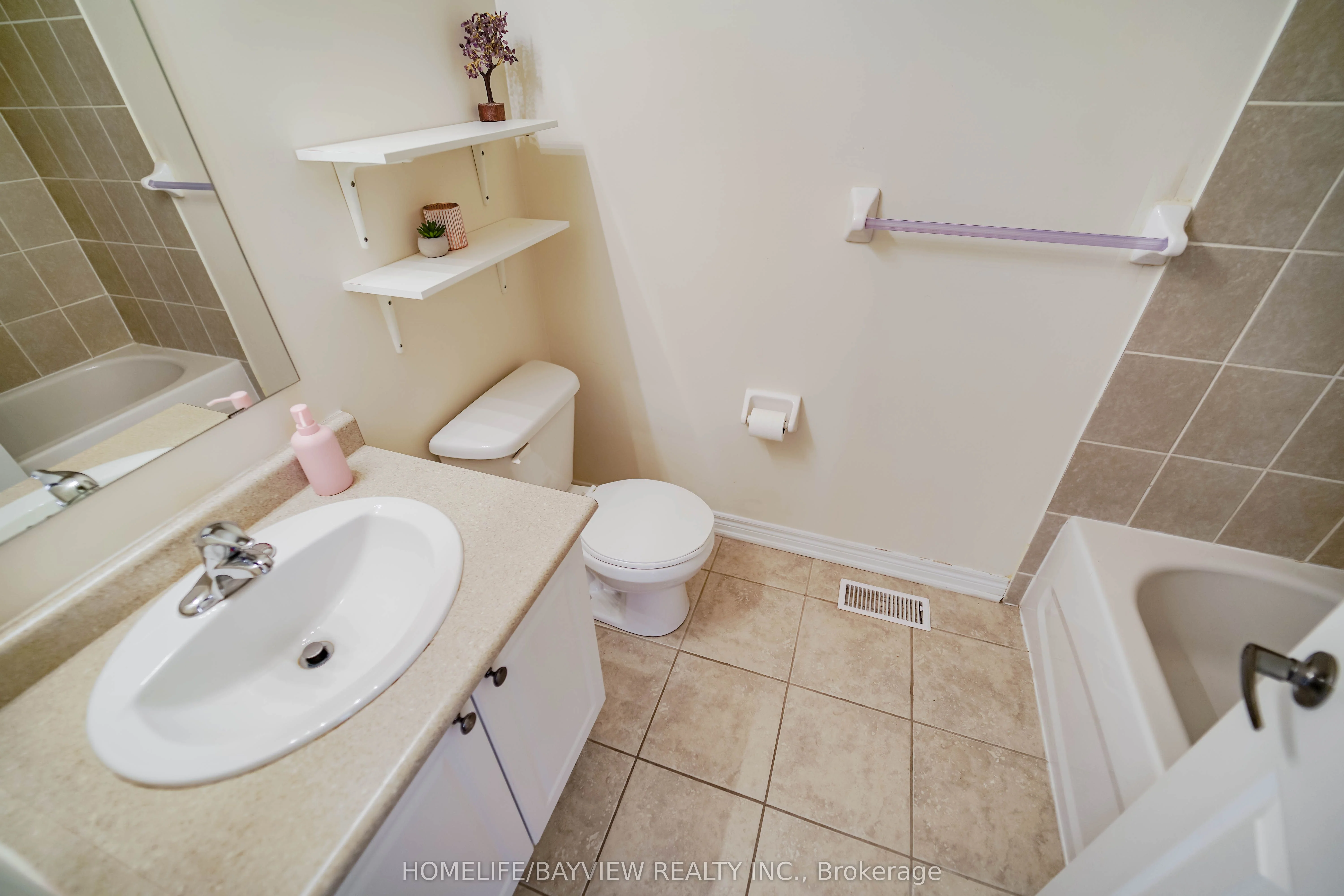 104 Lake Avenue, Richmond Hill, ON L4E 3G6