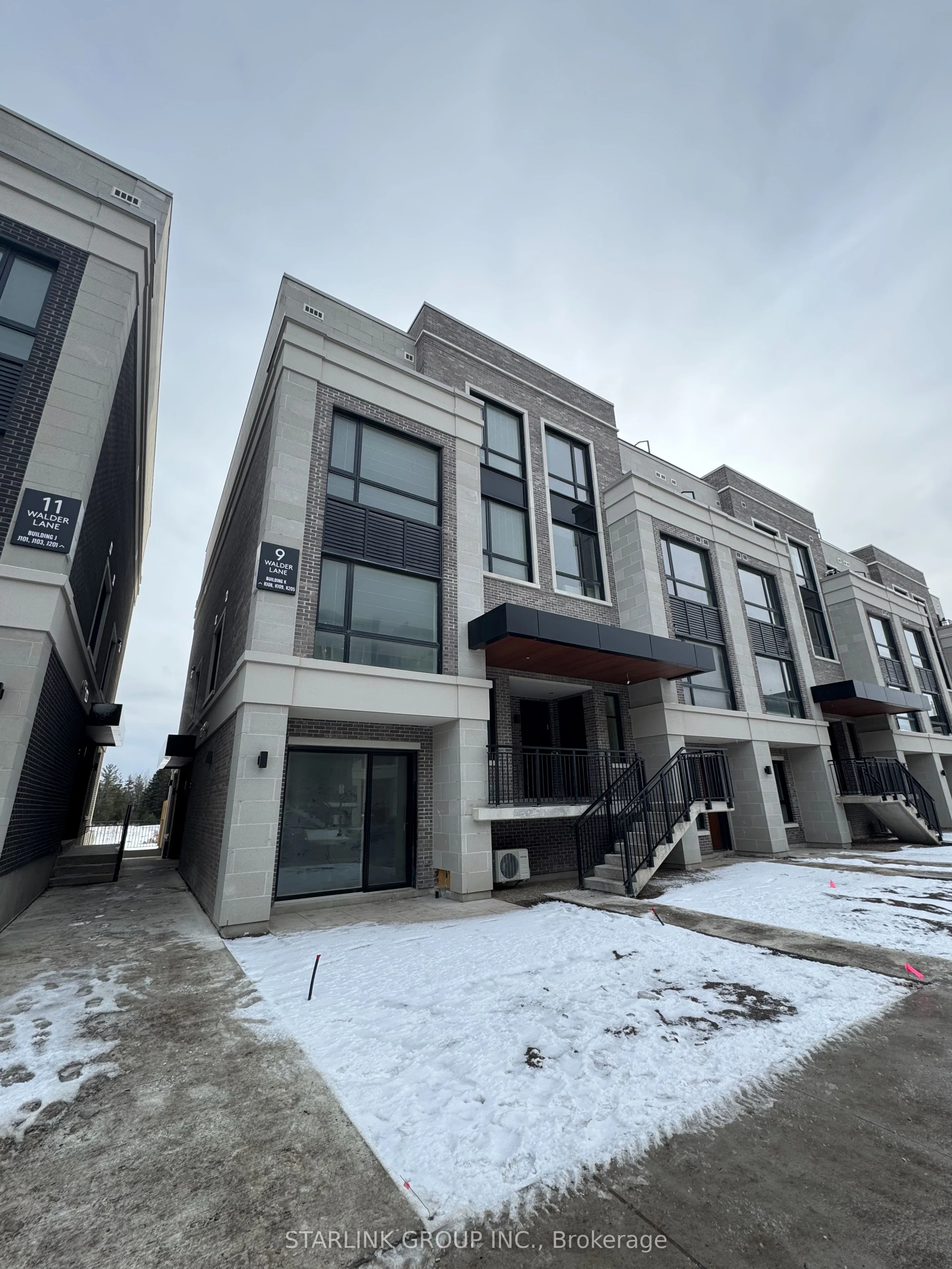 Condo Townhouse in Richmond Hill