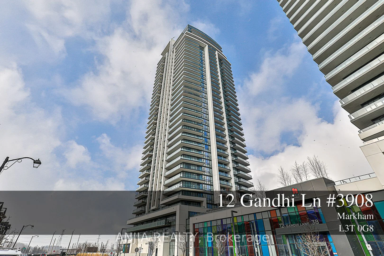 Common Element Condo in Markham