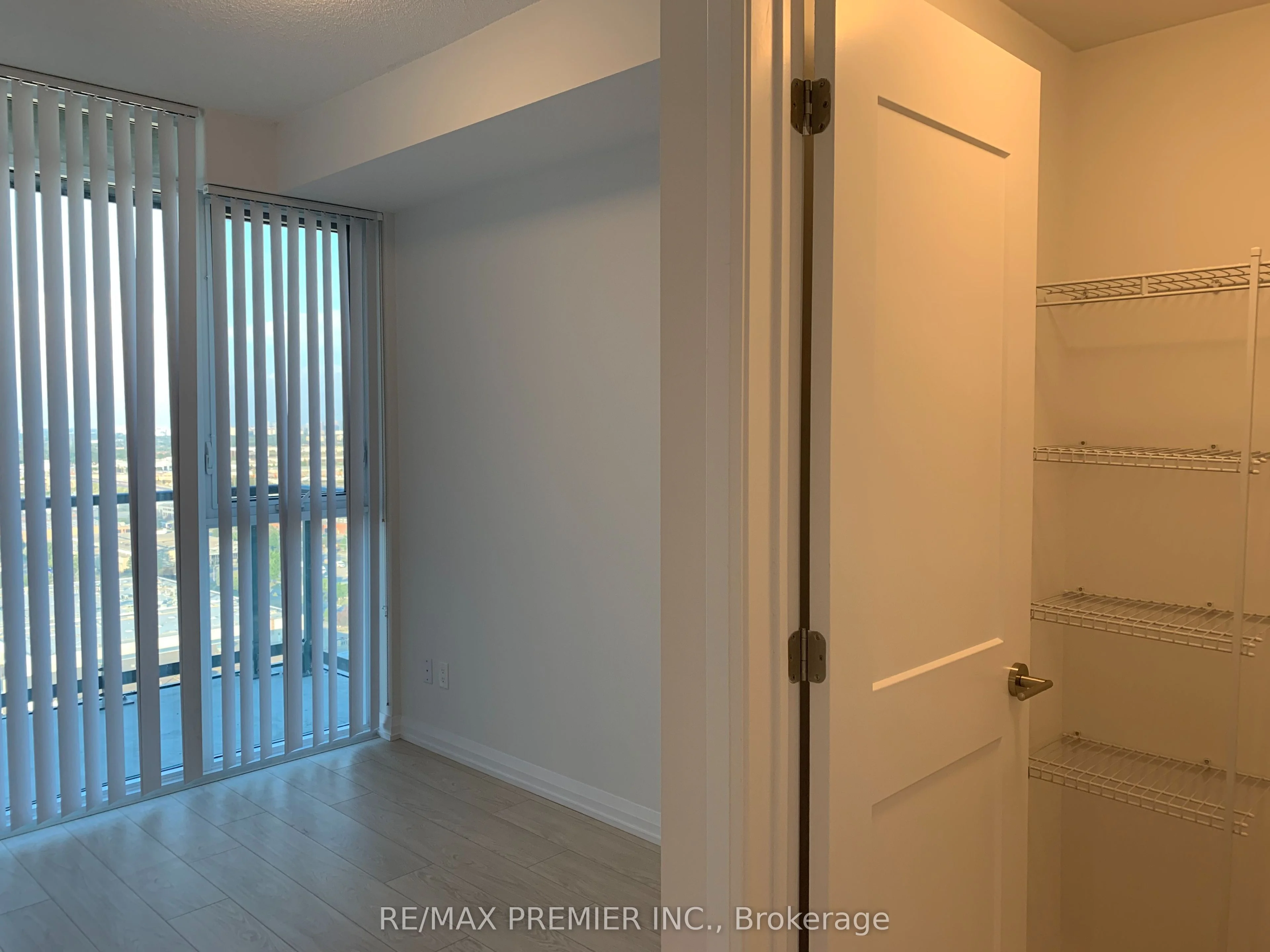 7895 Jane Street 2702, Vaughan, ON L4K 2M7