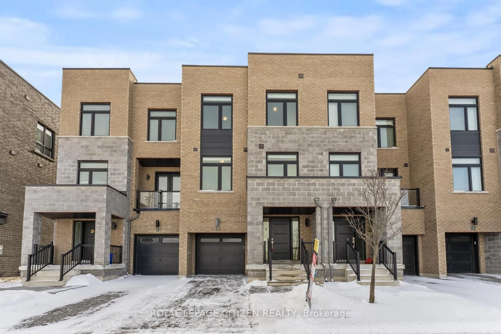 Att/Row/Townhouse in Vaughan