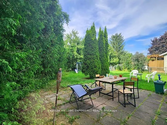 103 Woodpark Place Main, Newmarket, ON L3Y 3P5
