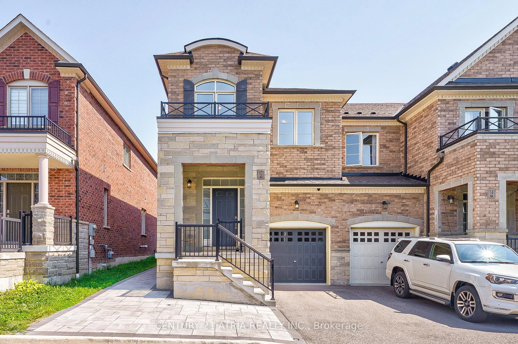 Att/Row/Townhouse in Richmond Hill