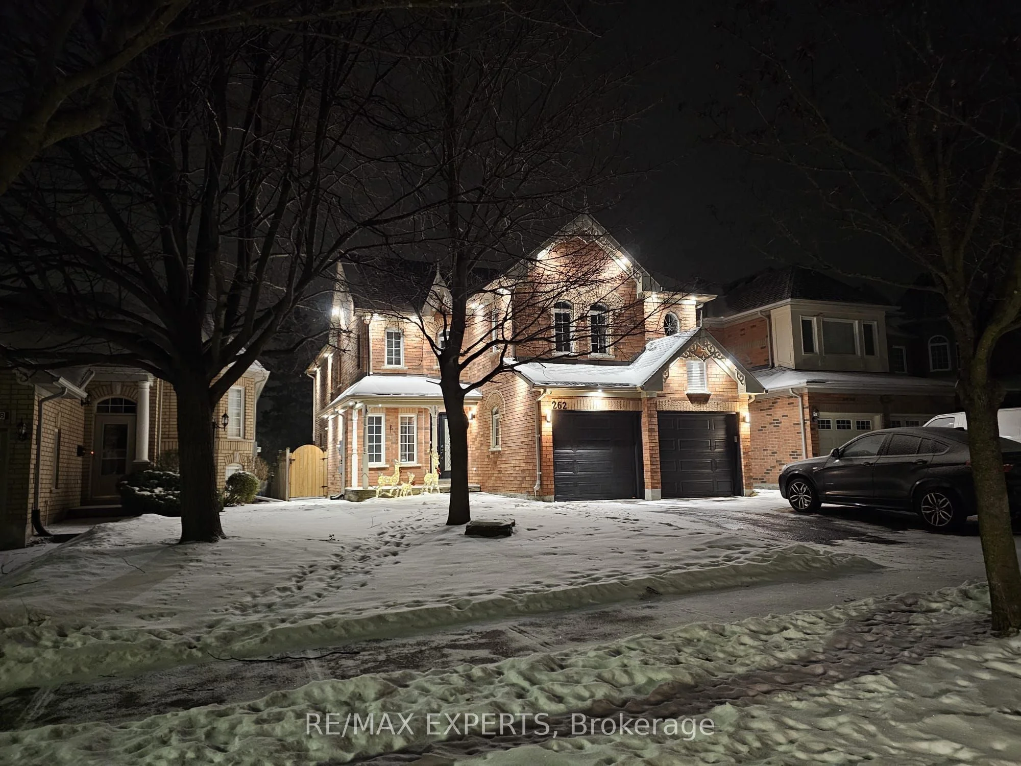 262 Paxton Crescent Main Fl, Newmarket, On L3x 2c4