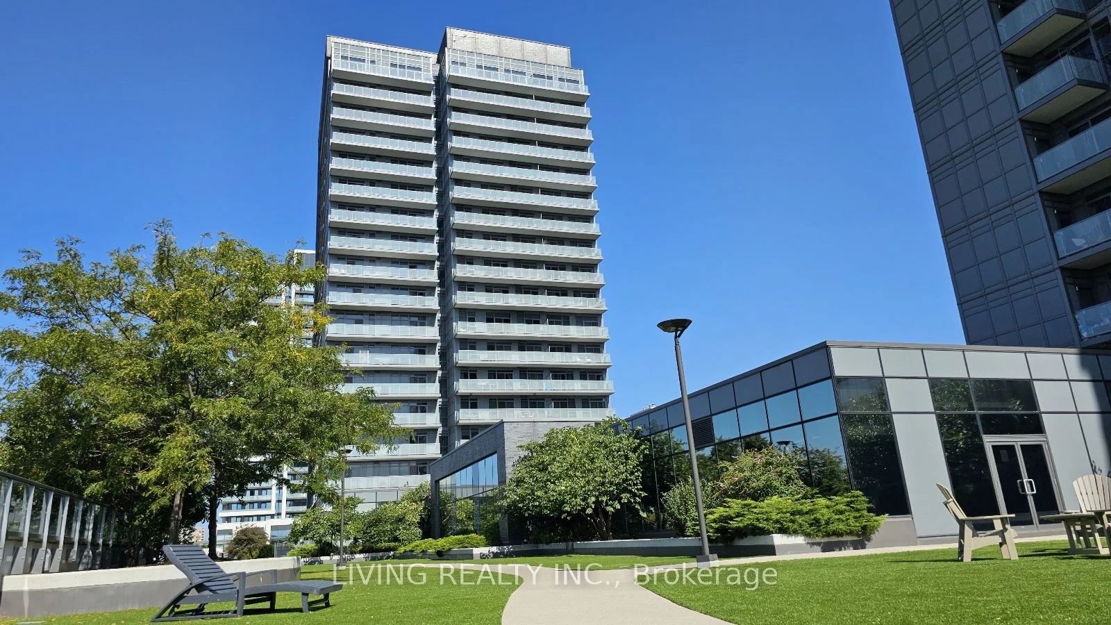 Condo Apartment in Richmond Hill