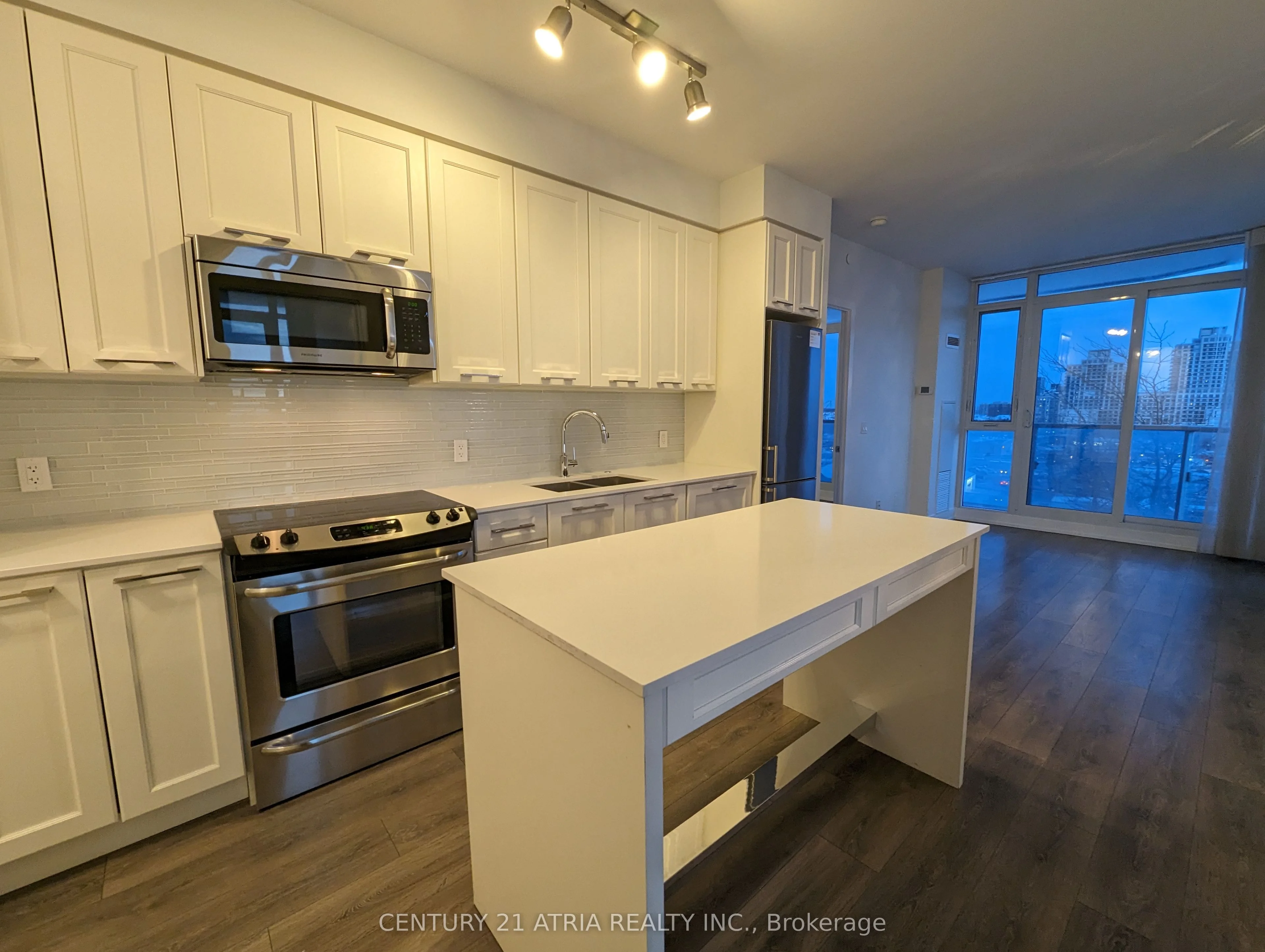 Condo Apartment in Richmond Hill