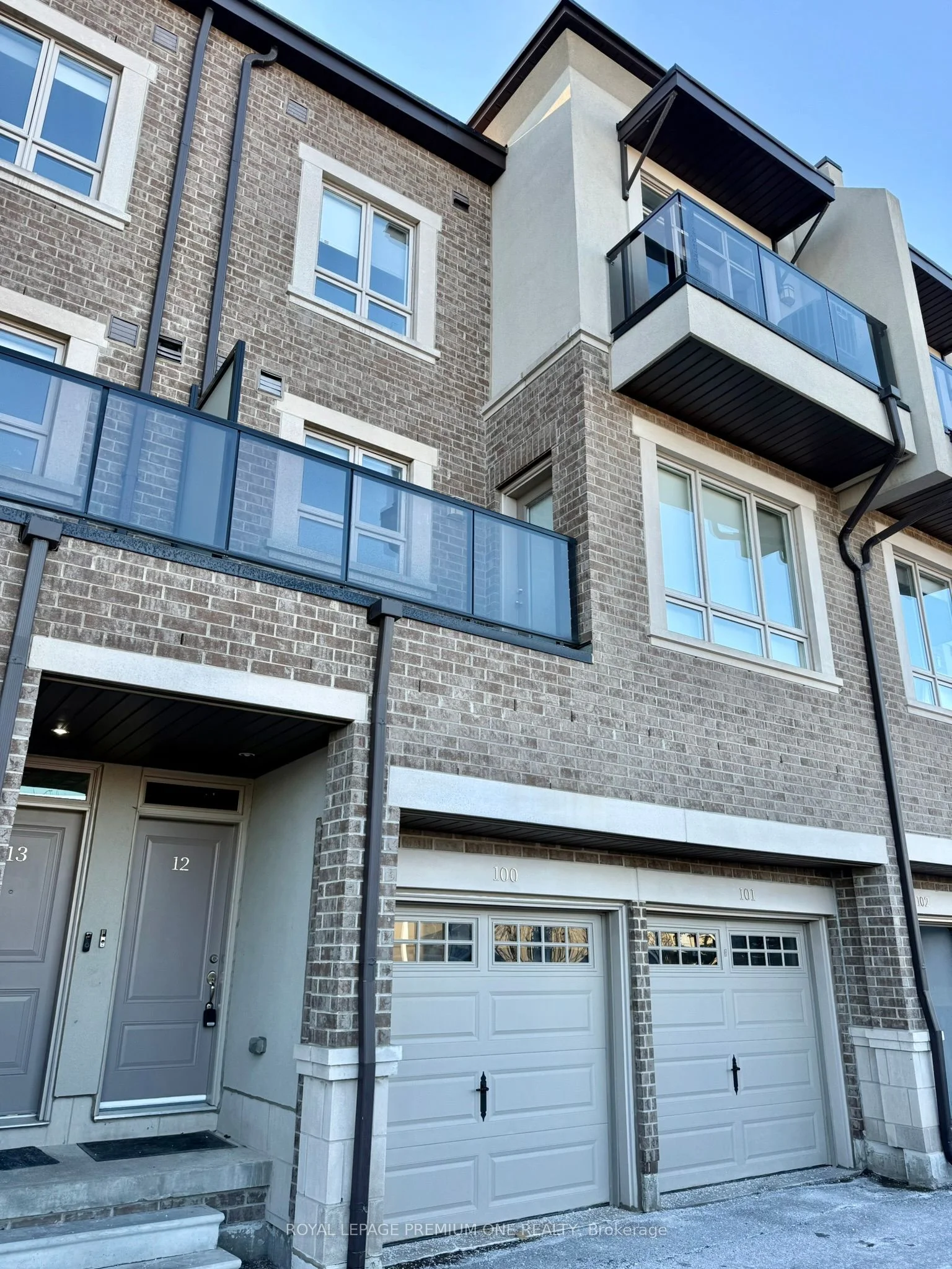 Condo Townhouse in Vaughan