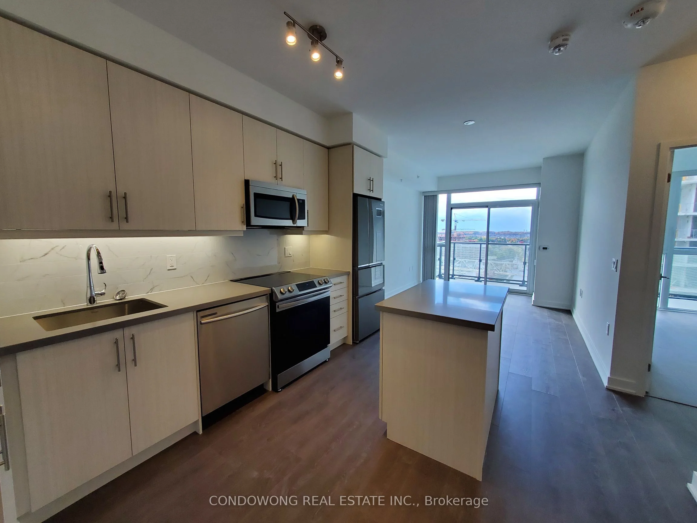 75 Oneida Crescent 1502, Richmond Hill, On L4b 0h3