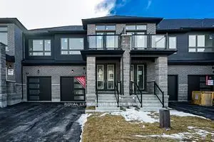 Att/Row/Townhouse in Richmond Hill