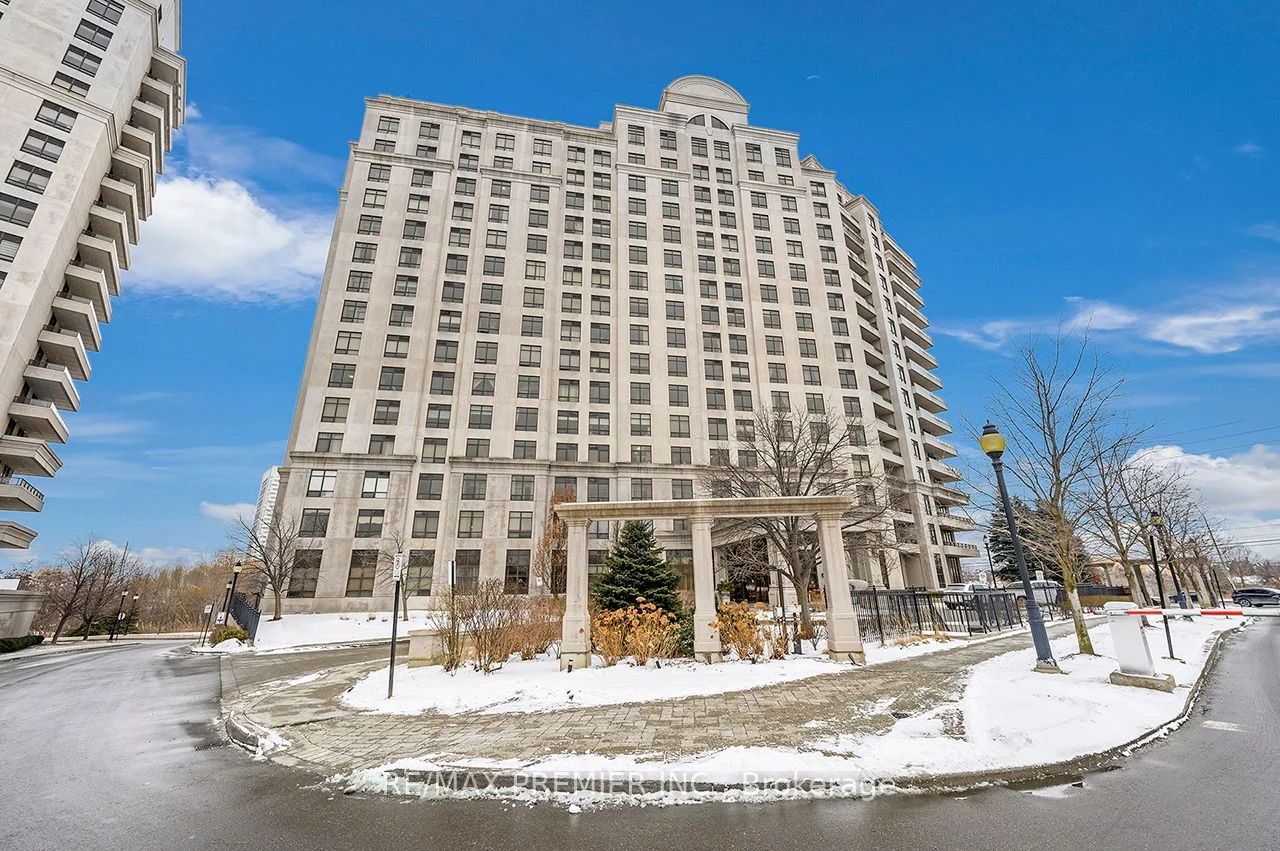 Condo Apartment in Vaughan