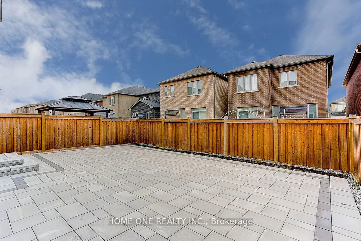 3 Robert Baldwin Boulevard, East Gwillimbury, ON L9N 0R3