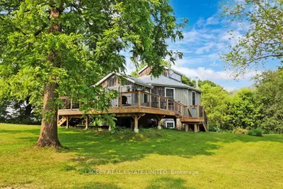Detached in King