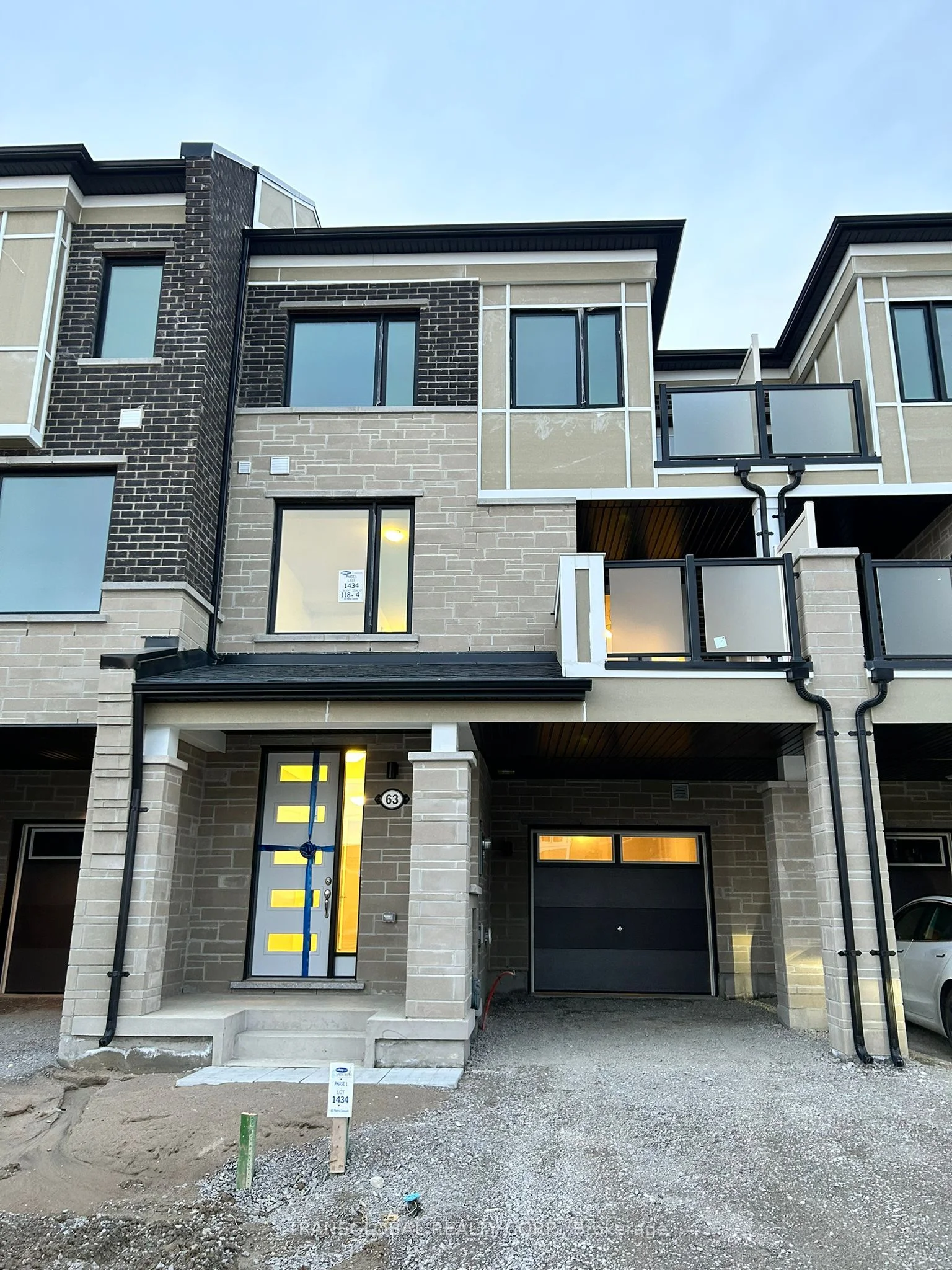 Att/Row/Townhouse in Markham