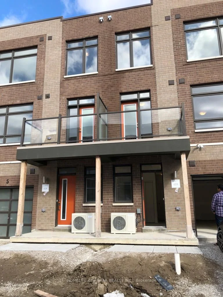 Condo Townhouse in Vaughan