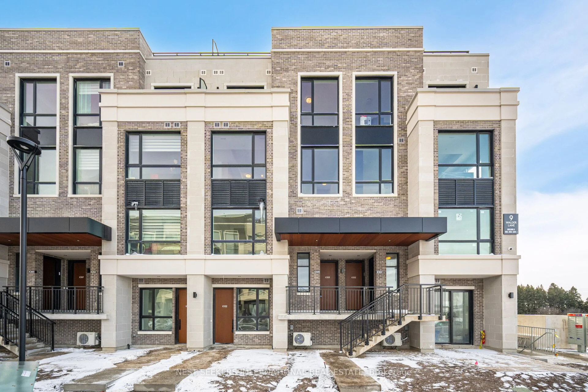 Condo Townhouse in Richmond Hill