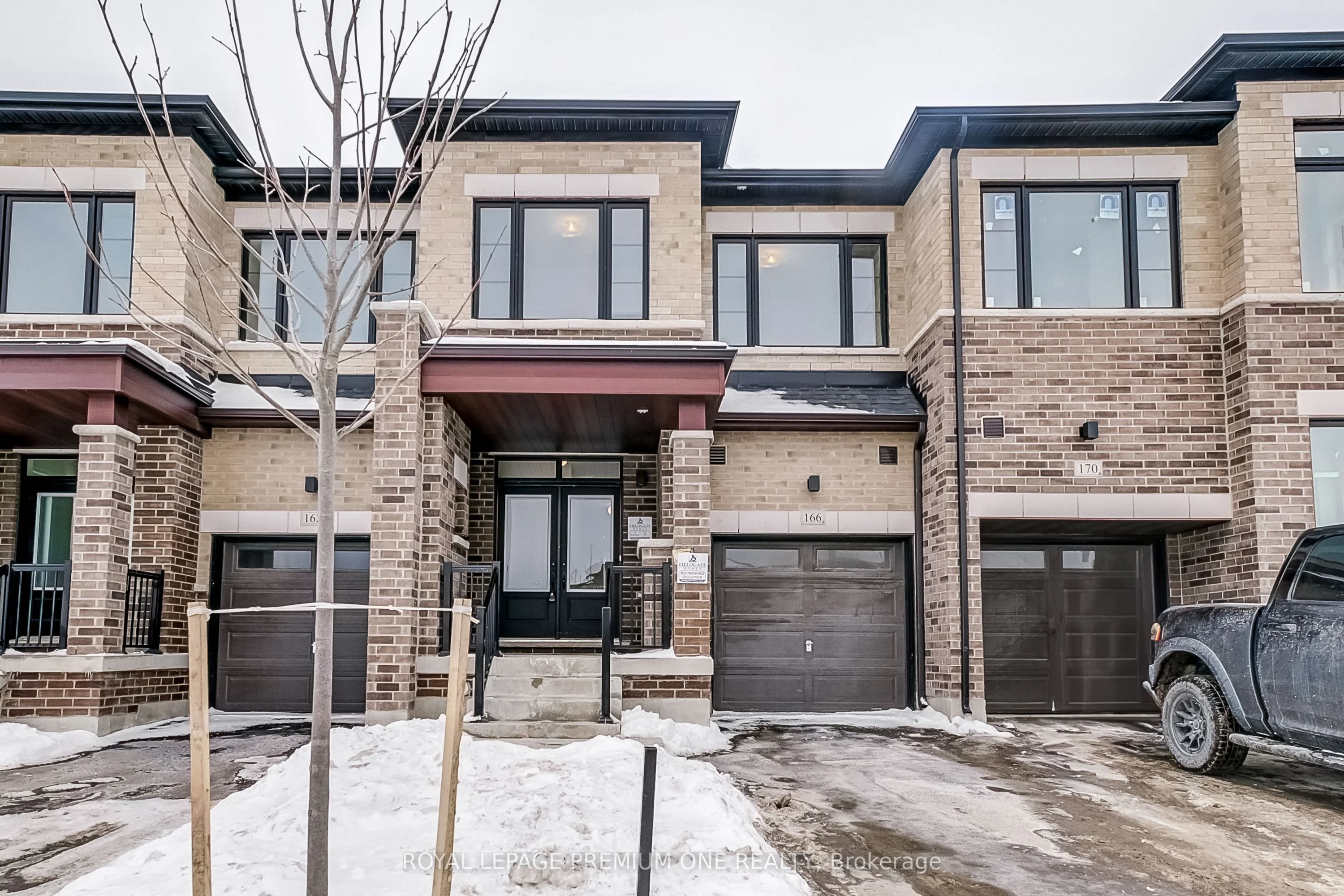 Att/Row/Townhouse in Vaughan