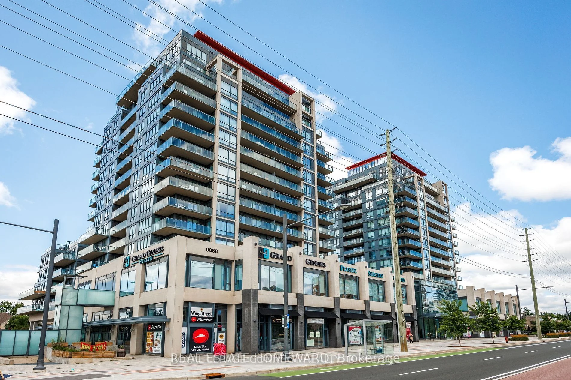 Condo Apartment in Richmond Hill