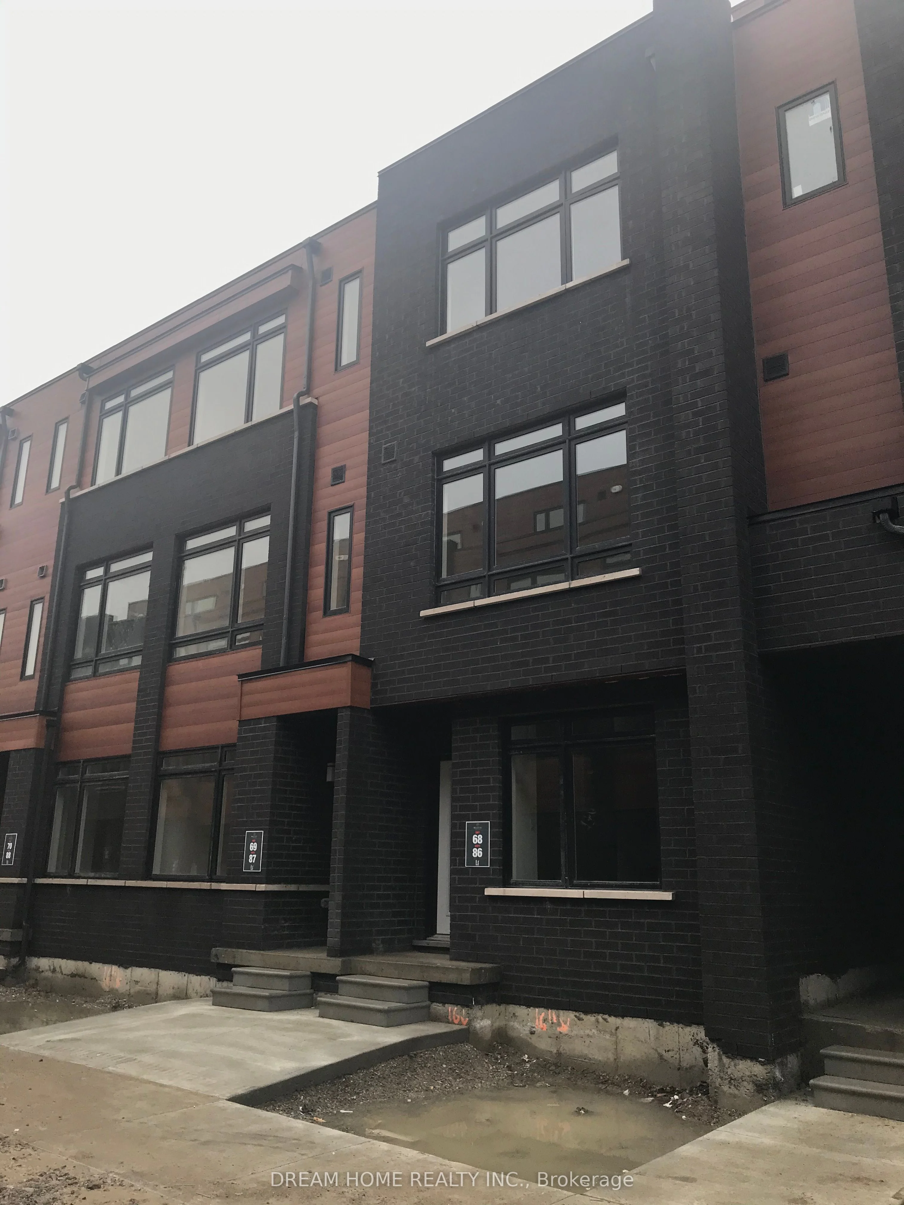 Condo Townhouse in Richmond Hill