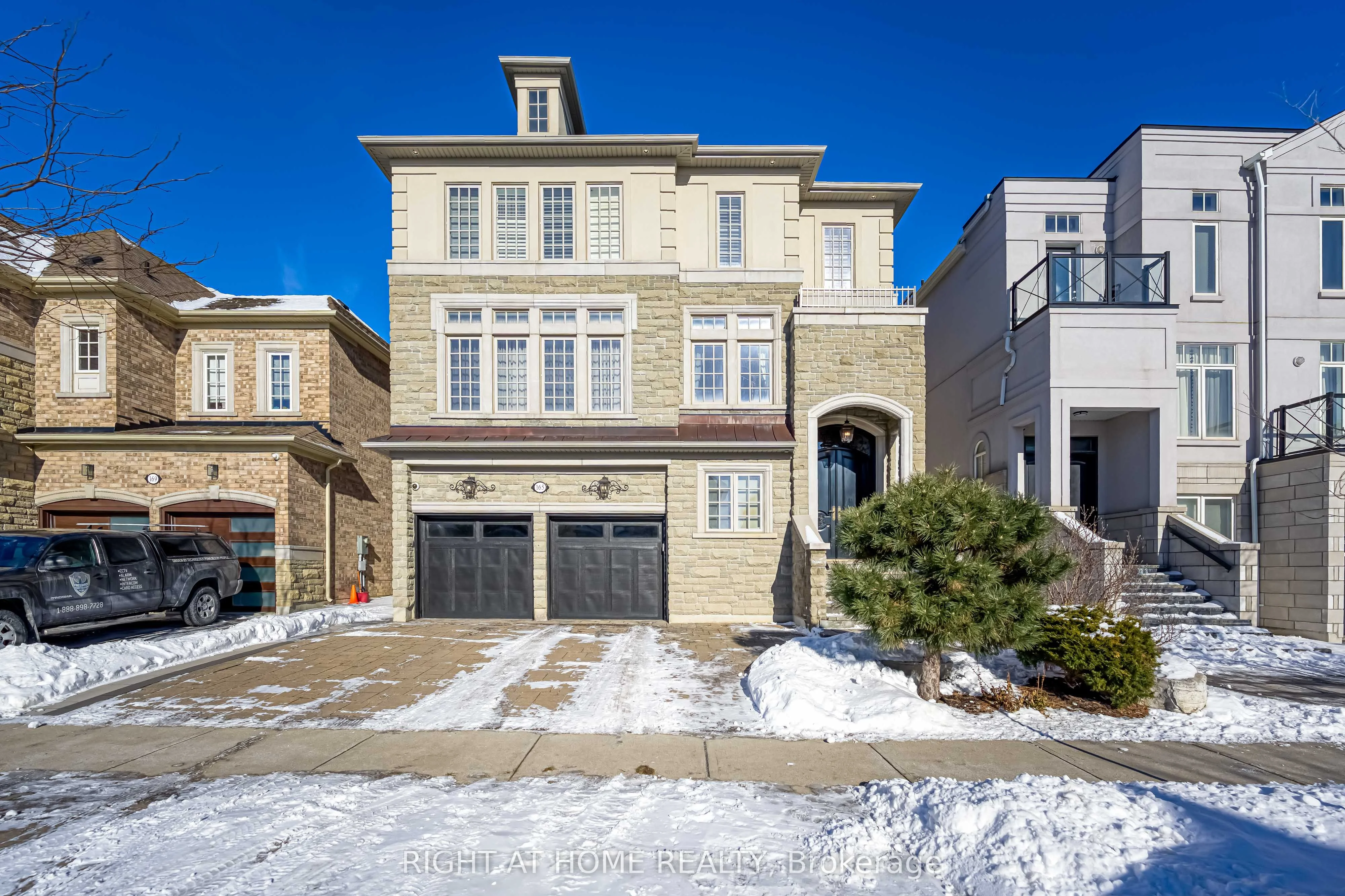 Detached in Vaughan