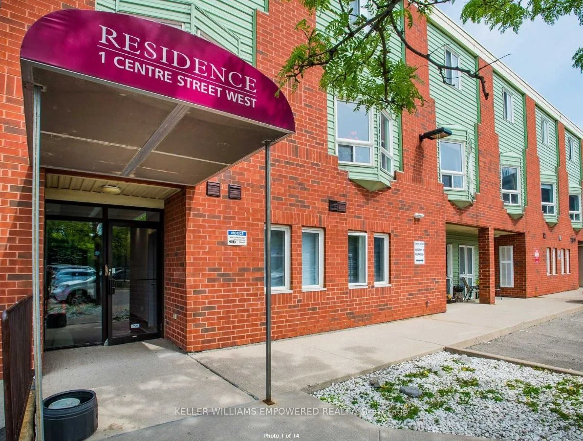 Common Element Condo in Richmond Hill