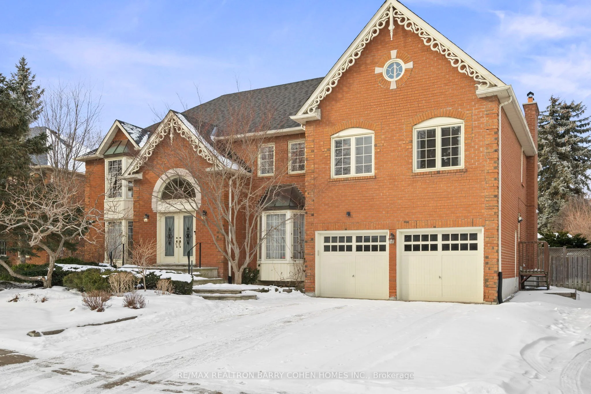 11 Glenarden Crescent, Richmond Hill, On L4b 2g3