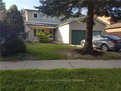 34 Tomlin Crescent, Richmond Hill, On L4c 7t1