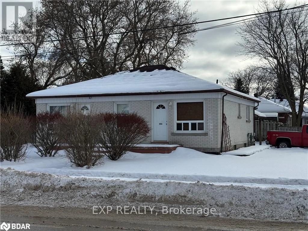 Detached in Essa