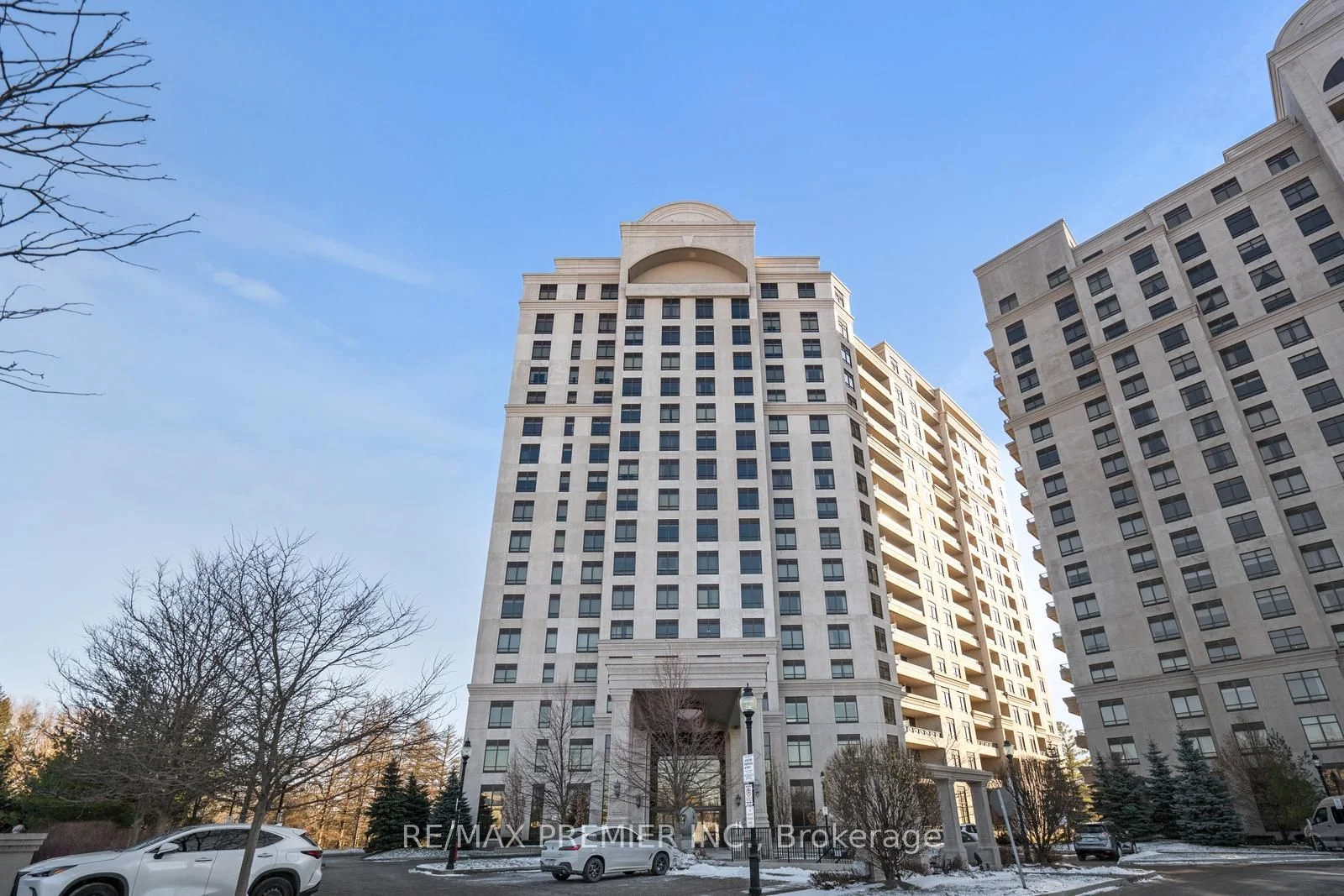 Condo Apartment in Vaughan