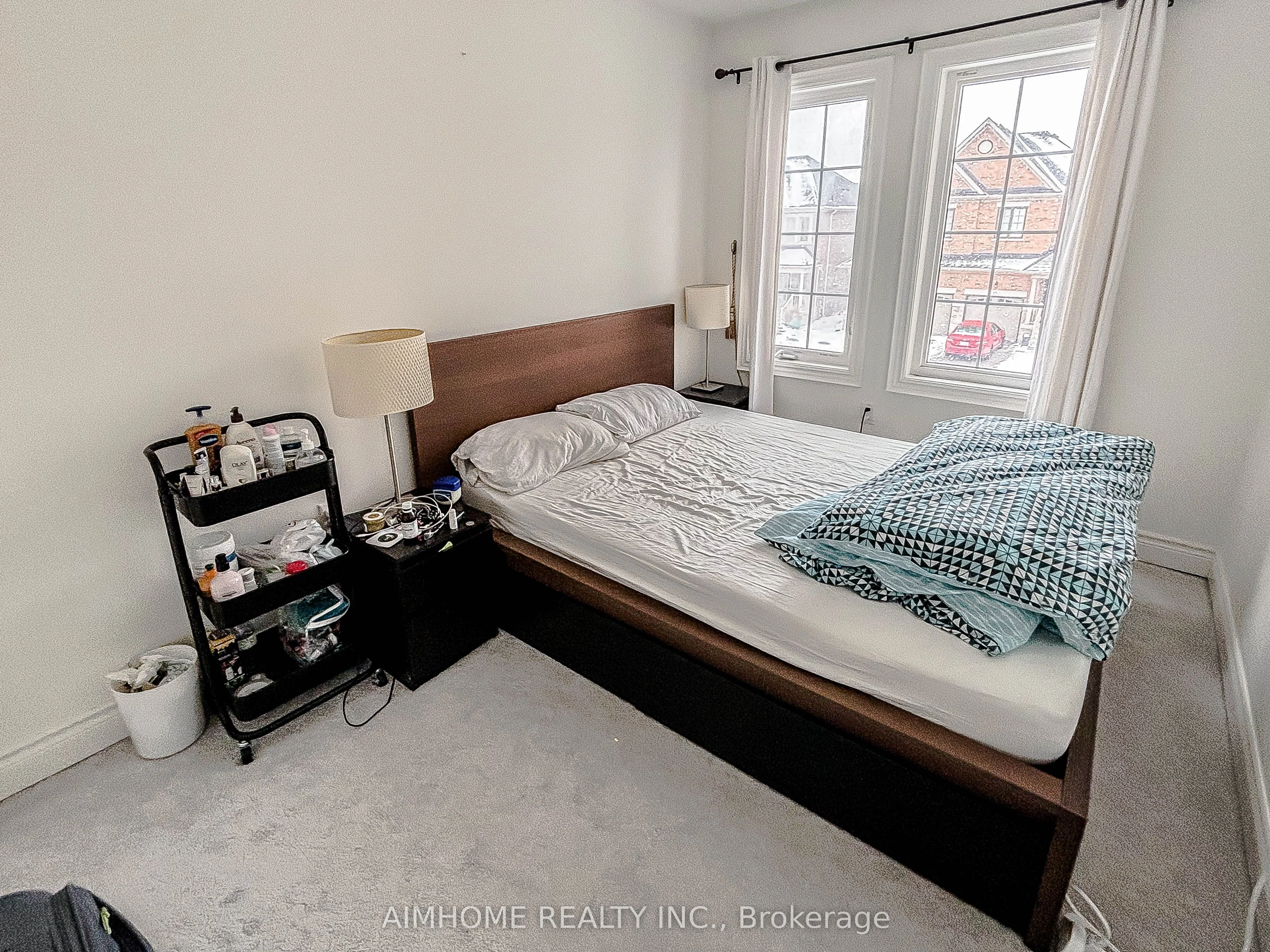 18 Silver Charm Drive, East Gwillimbury, ON L9N 0S5