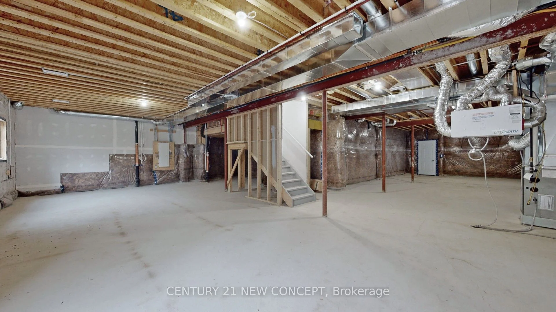 26 Fair Winds Lane, East Gwillimbury, ON L9N 1E1