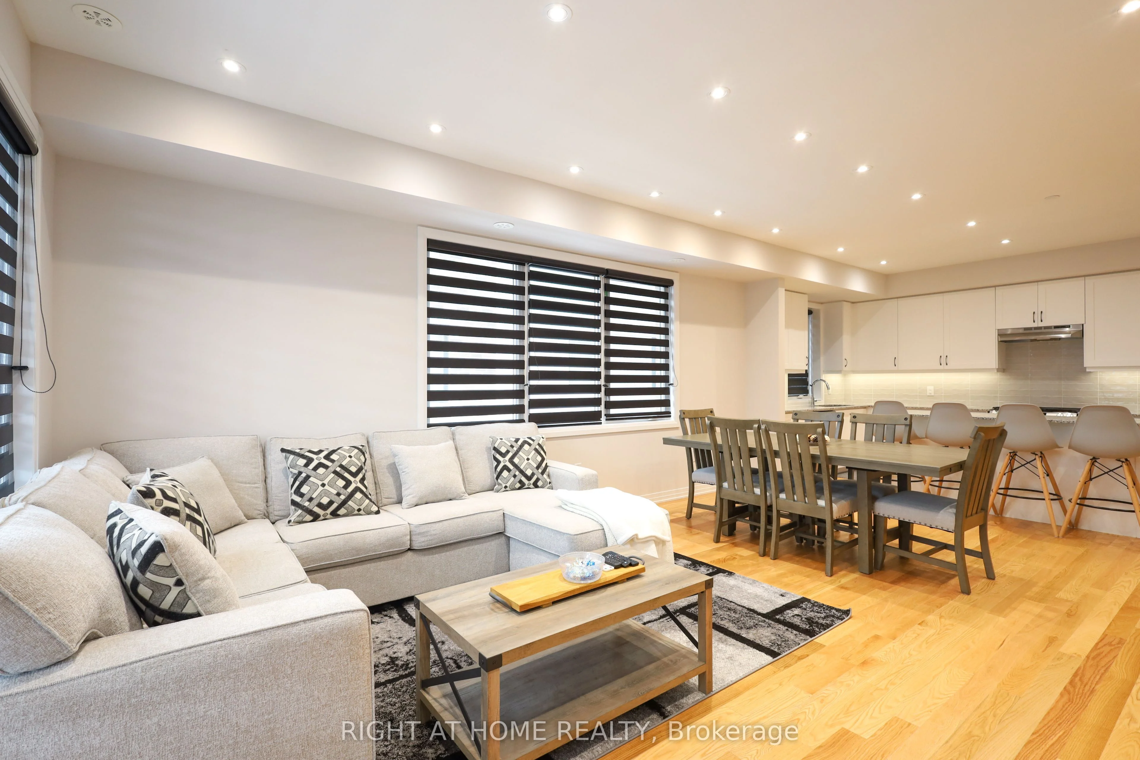70 Baynes Way 1, Bradford West Gwillimbury, ON L3Z 1A5