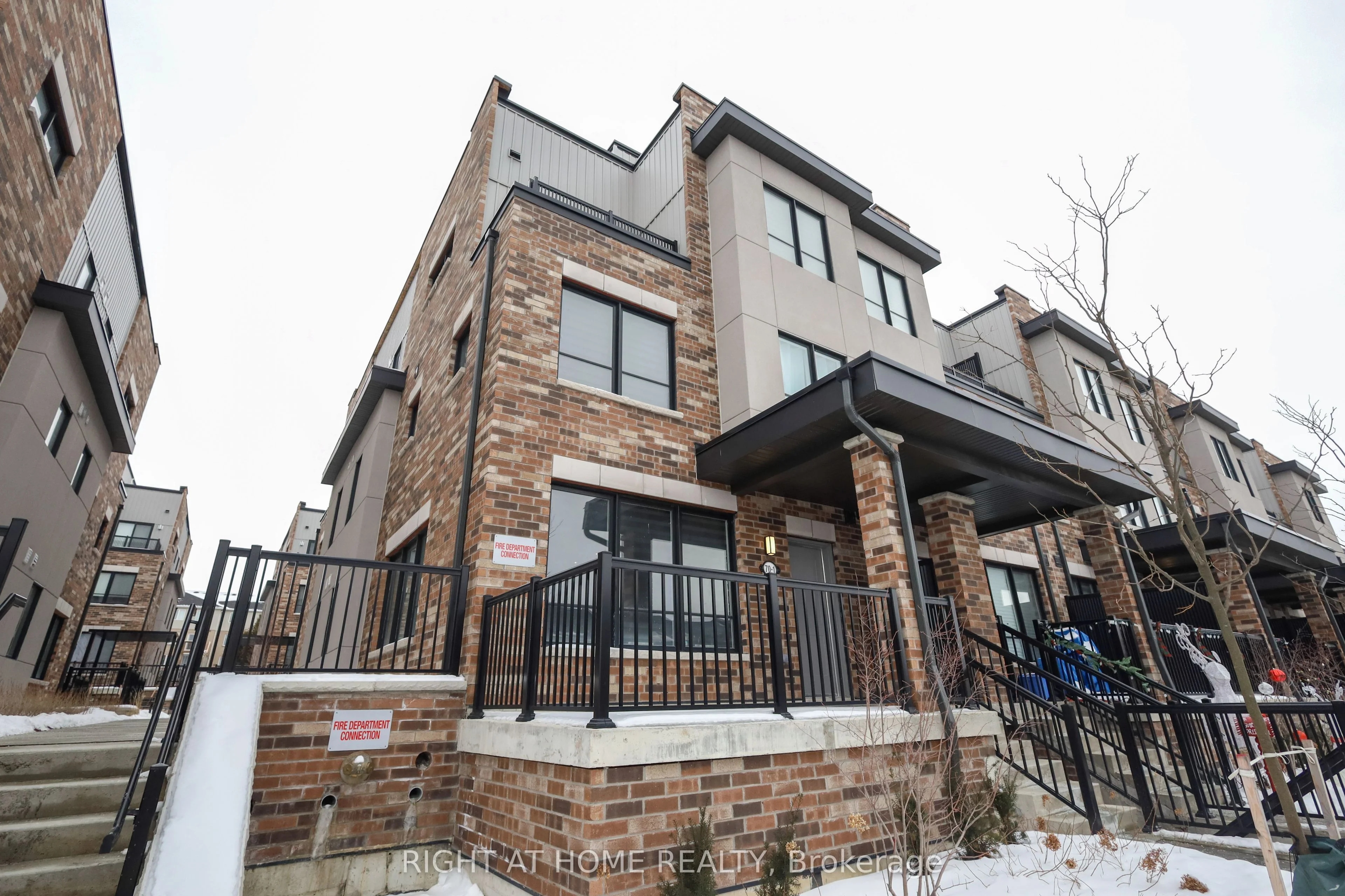 Condo Townhouse in Bradford West Gwillimbury