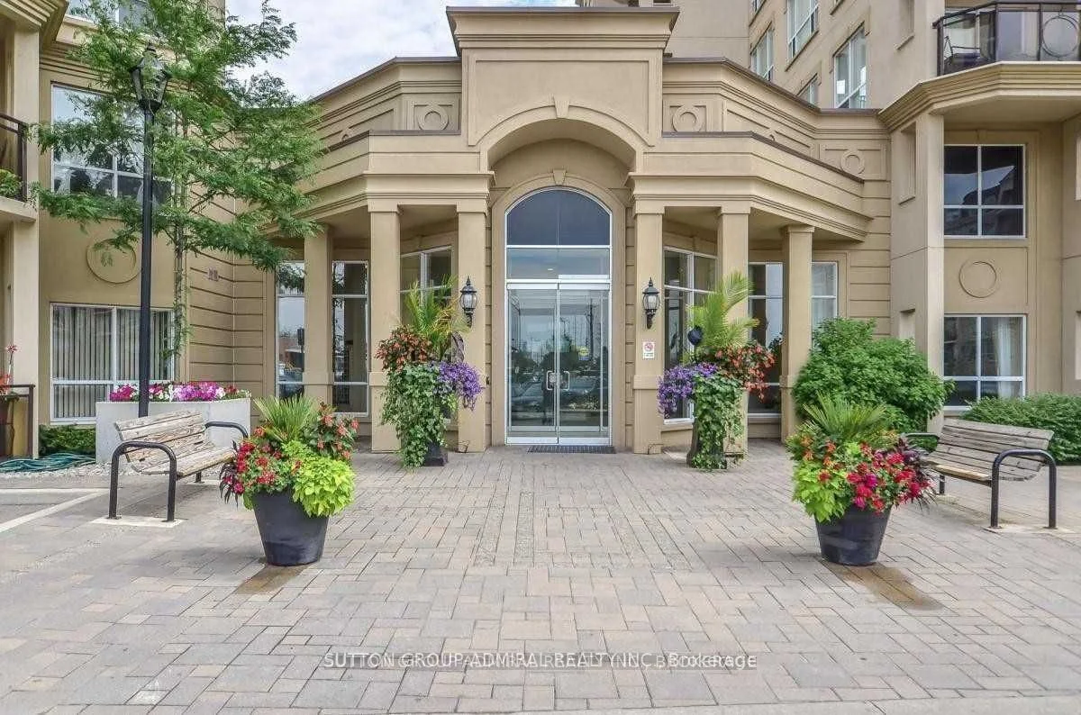 2 Maison Parc Court 102, Vaughan, On L4j 9k4