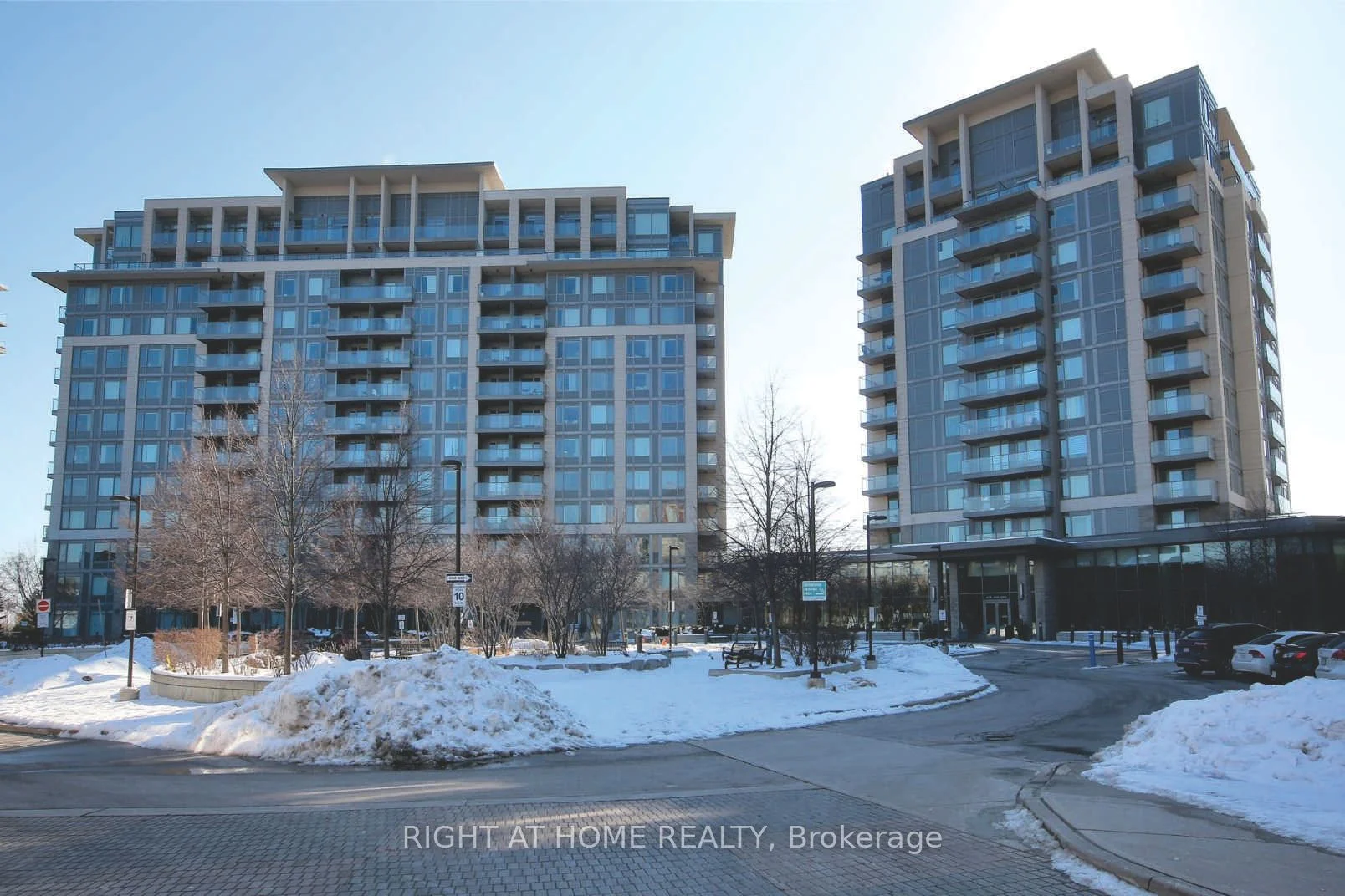 Condo Apartment in Markham