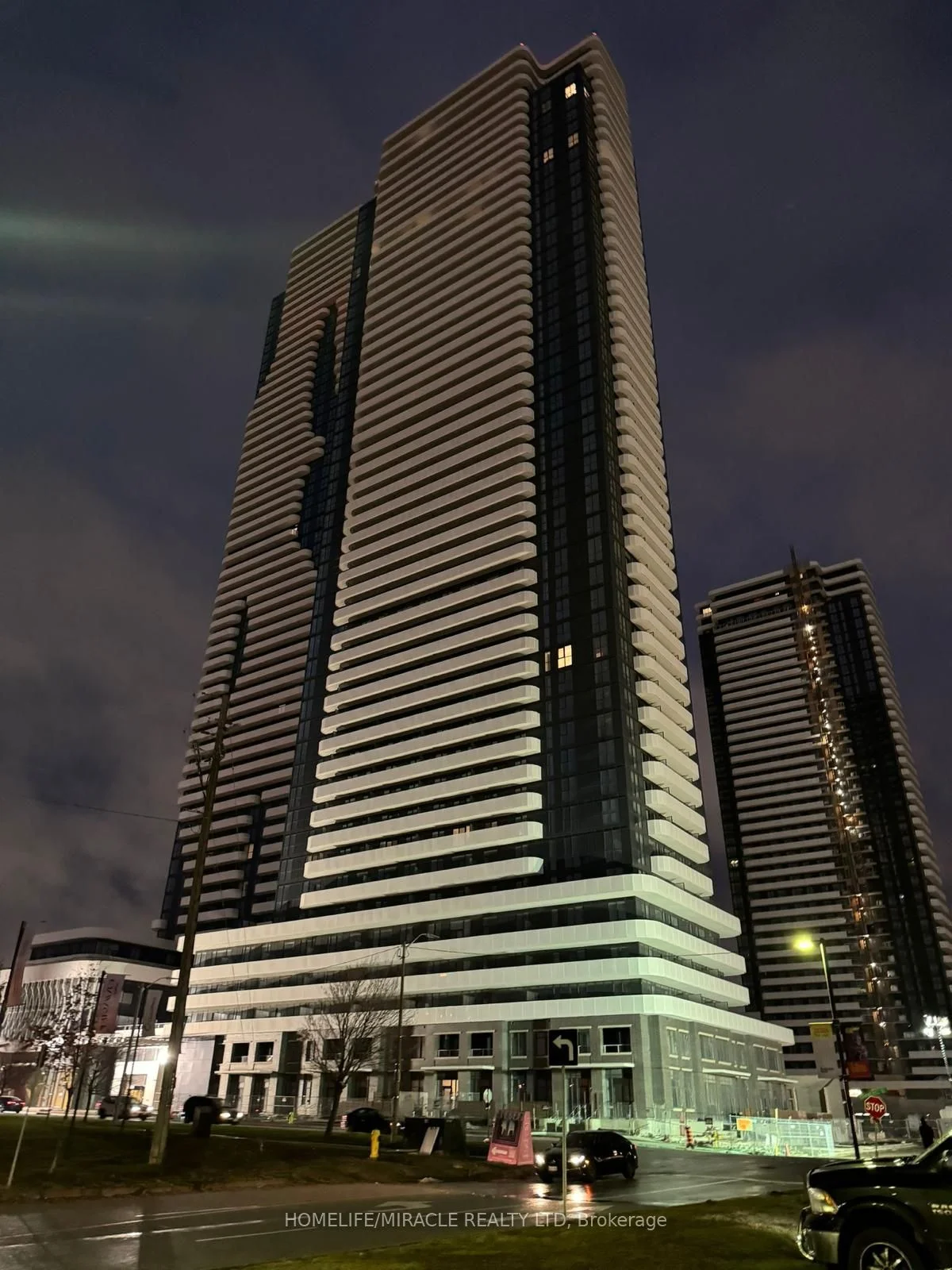 Condo Apartment in Vaughan