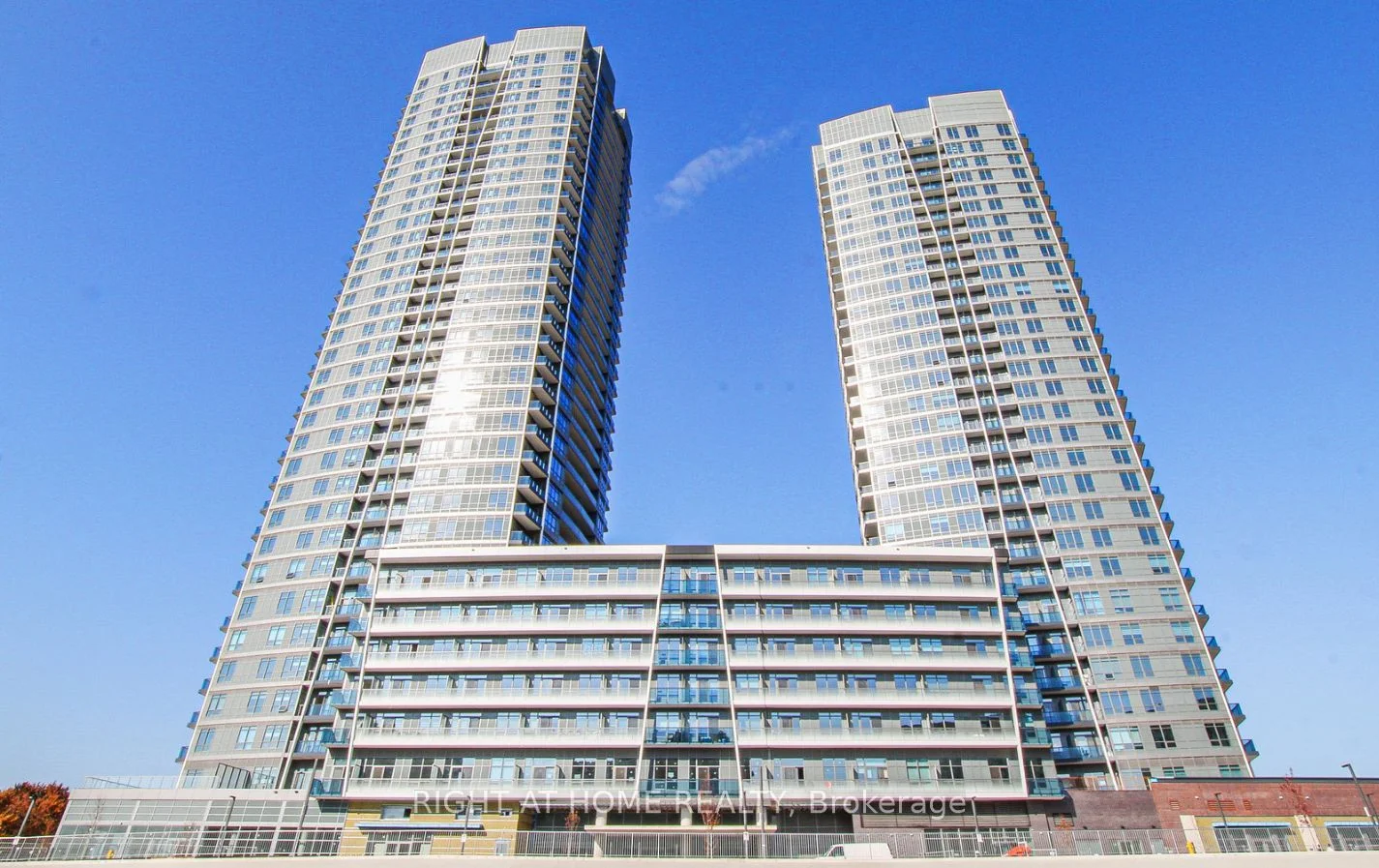 Condo Apartment in Vaughan