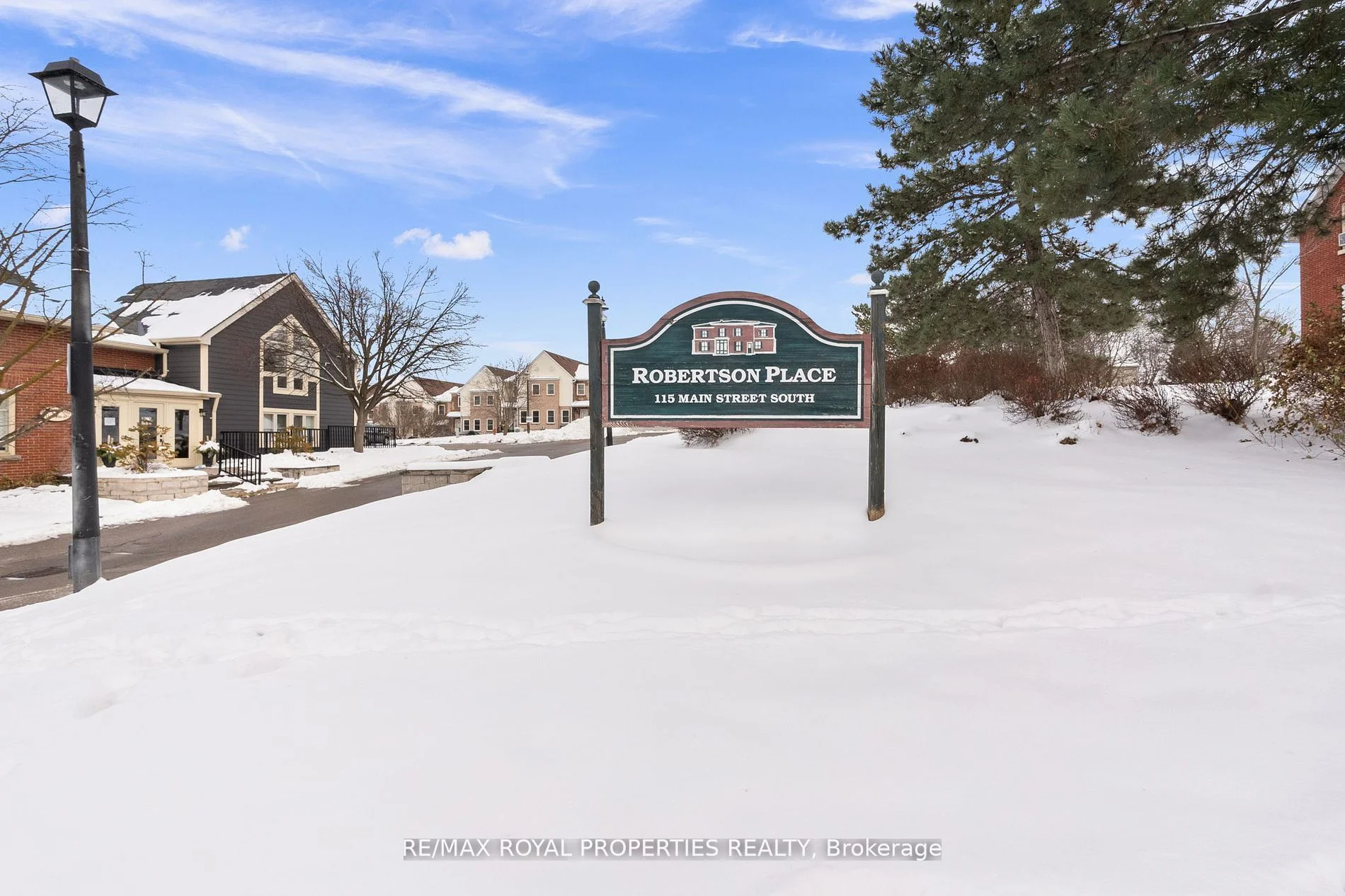 115 Main Street S 22, Newmarket, On L3y 8j2