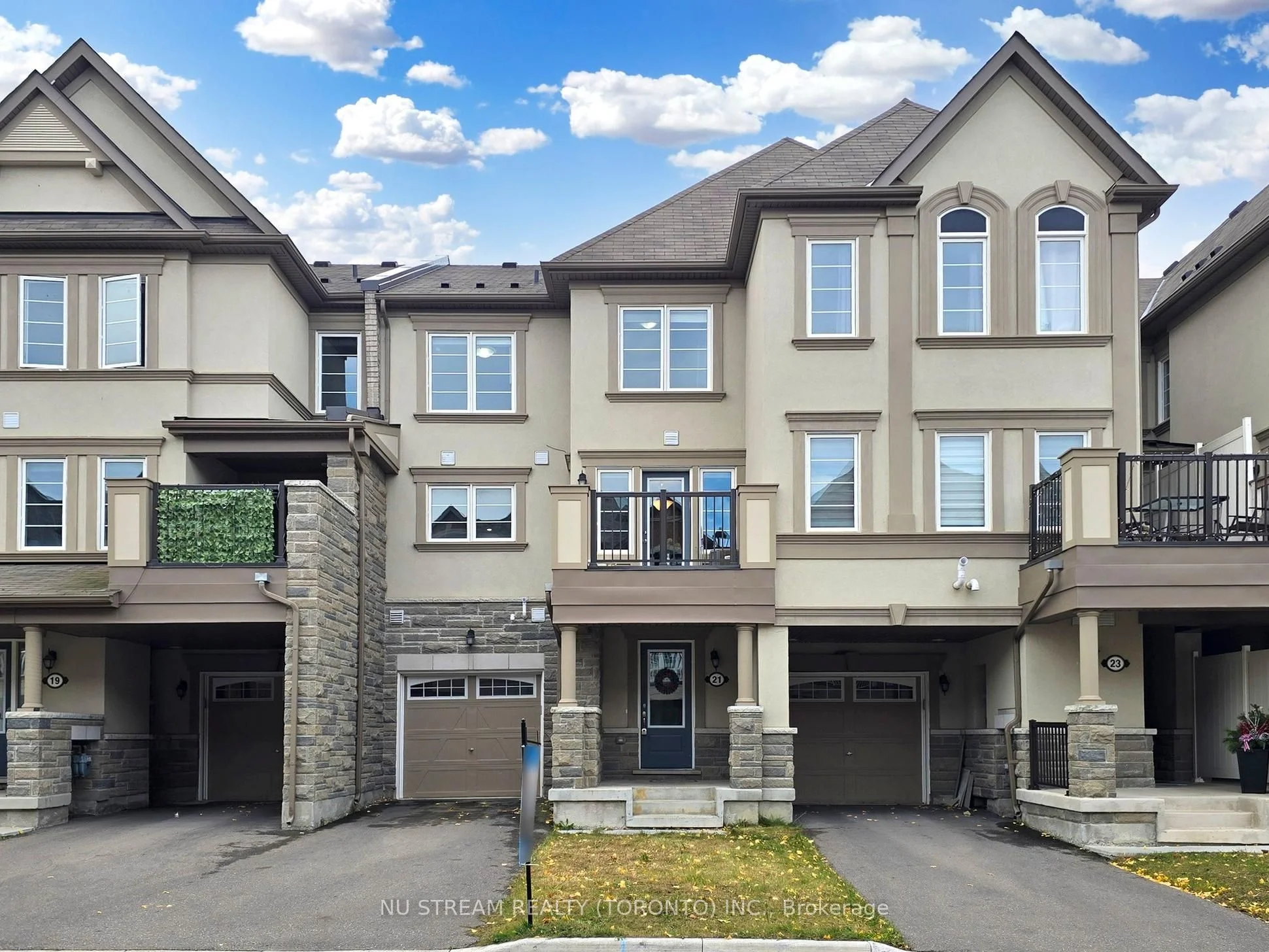 21 Mcgrath Avenue, Richmond Hill, On L4s 0k8