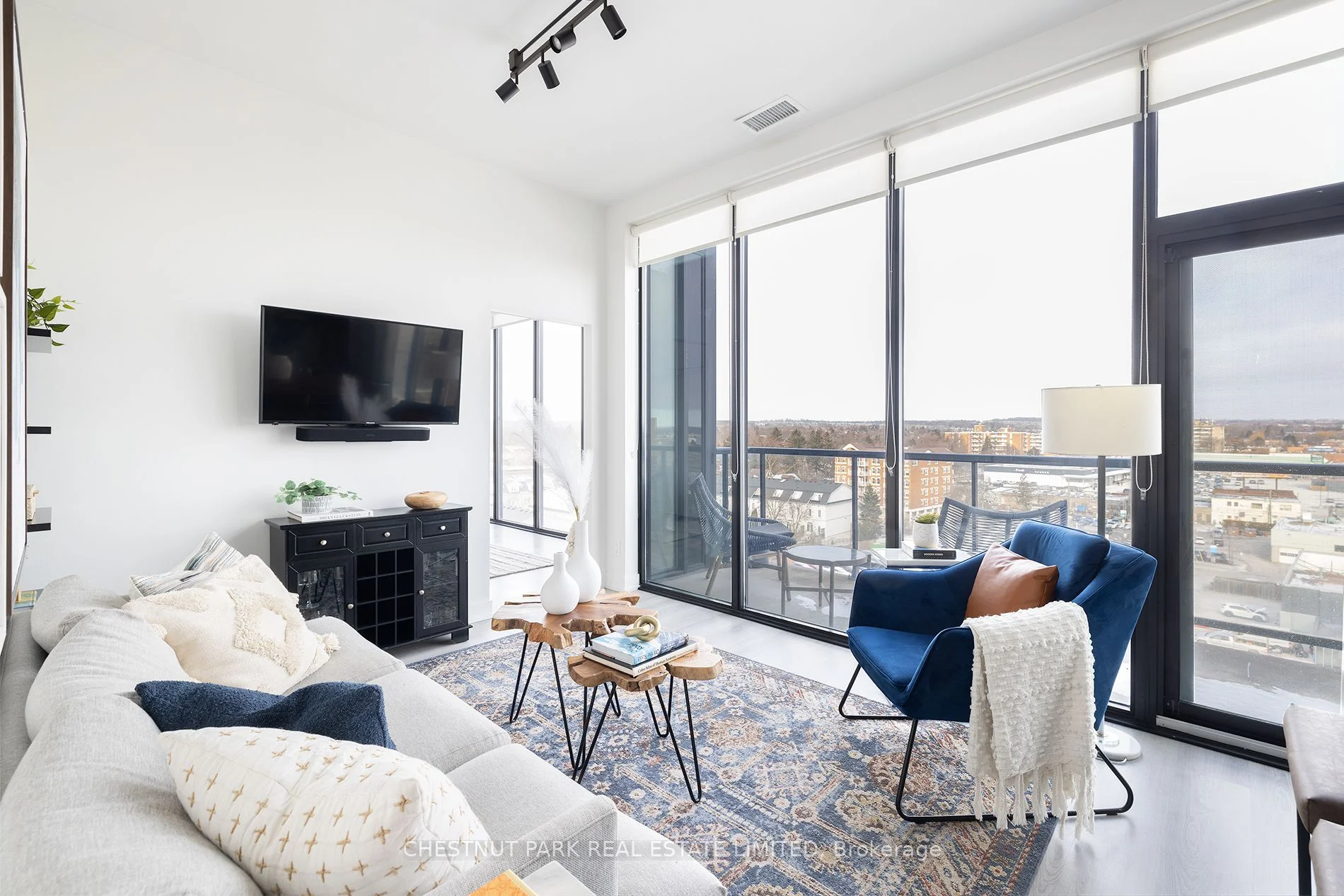 Condo Apartment in Richmond Hill