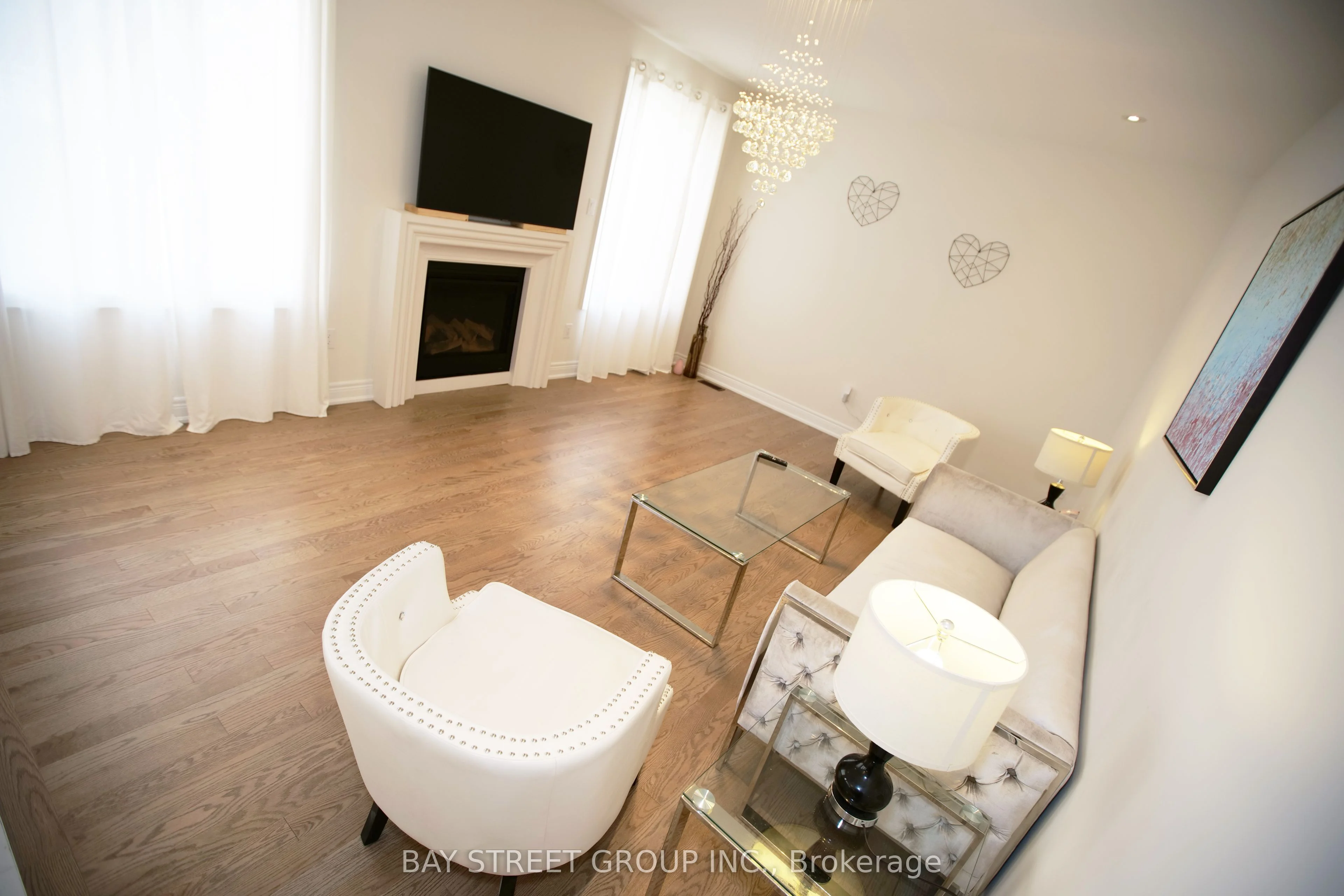 152 Ben Sinclair Avenue room, East Gwillimbury, ON L0G 1R0