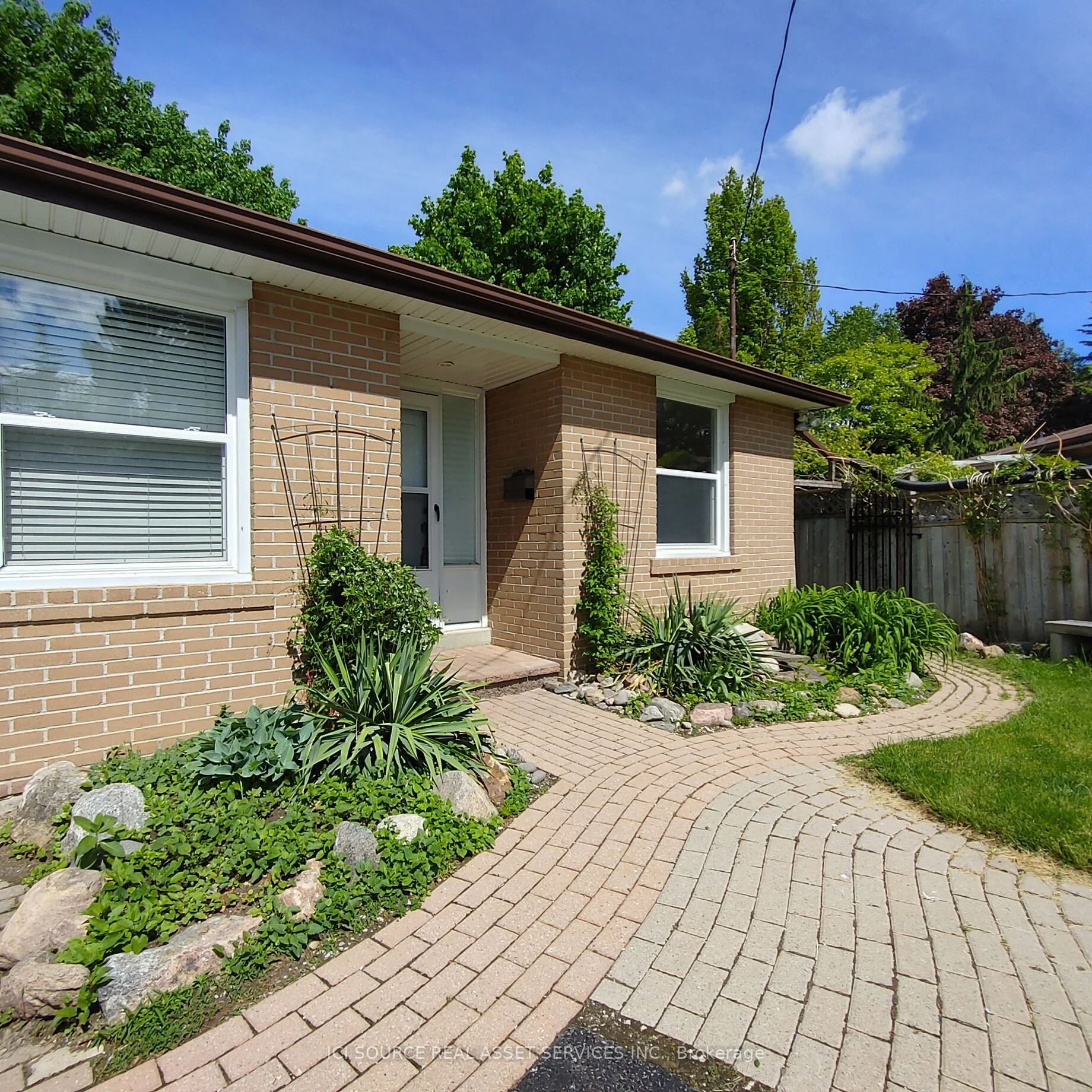 99 Woodpark Place Bsmt, Newmarket, On L3y 3p5