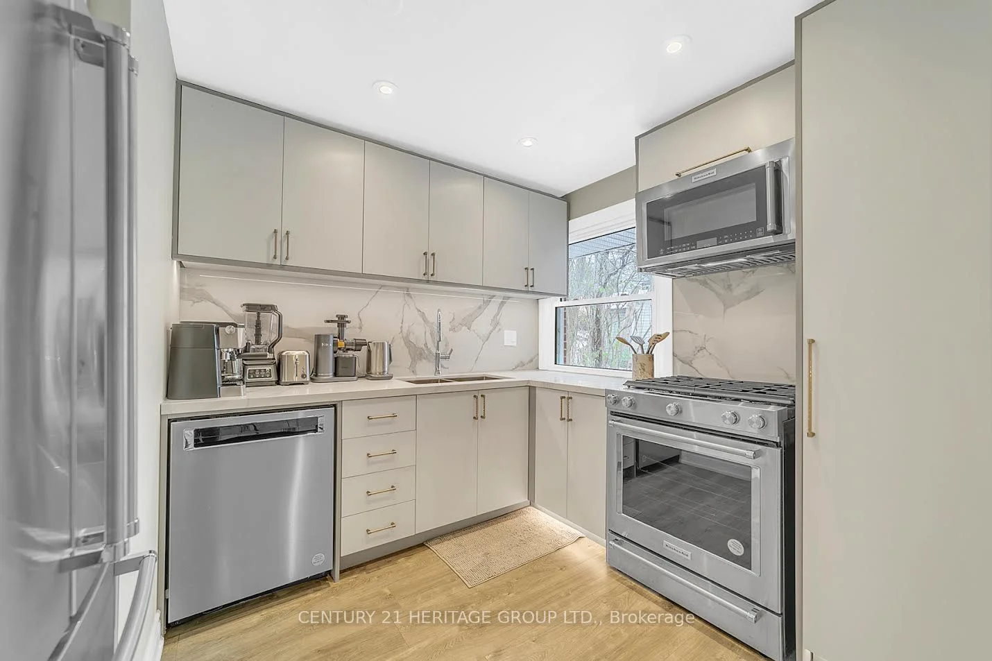 285 Lakeview Boulevard, Georgina, ON L4P 2Y6