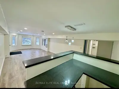 9 Island Lake Drive, Whitchurch-stouffville, On L4a 7x4