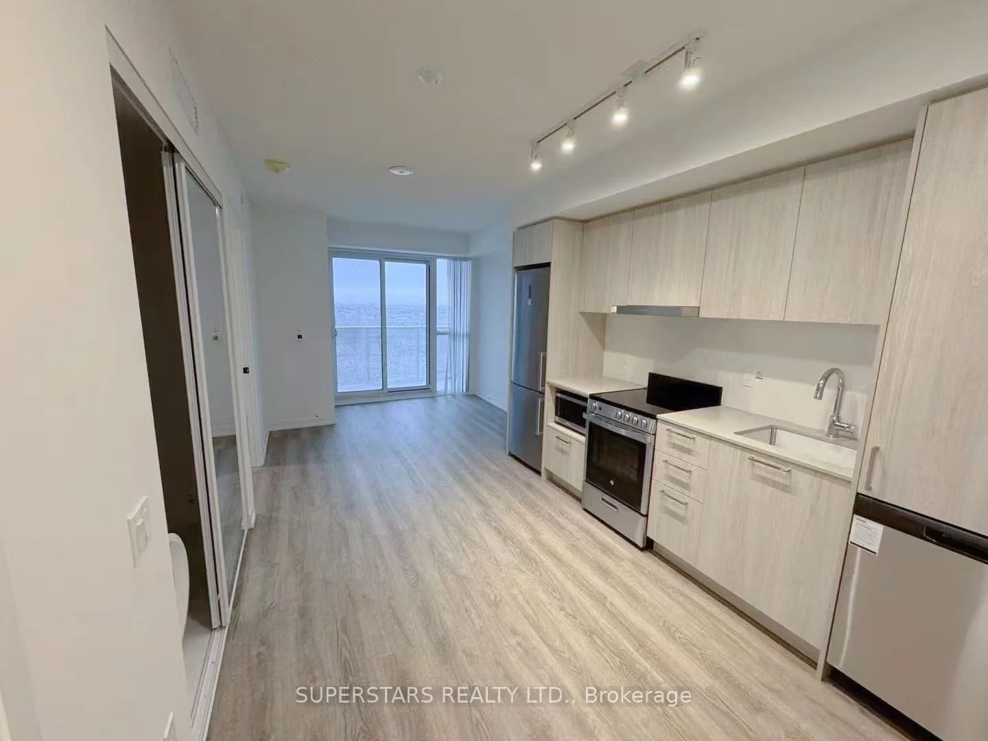 195 Commerce Street 2205, Vaughan, ON L4K 0P9