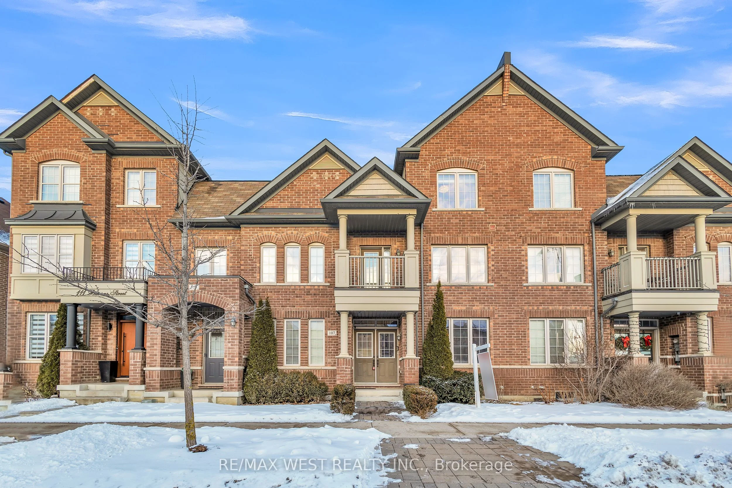 Att/Row/Townhouse in Vaughan