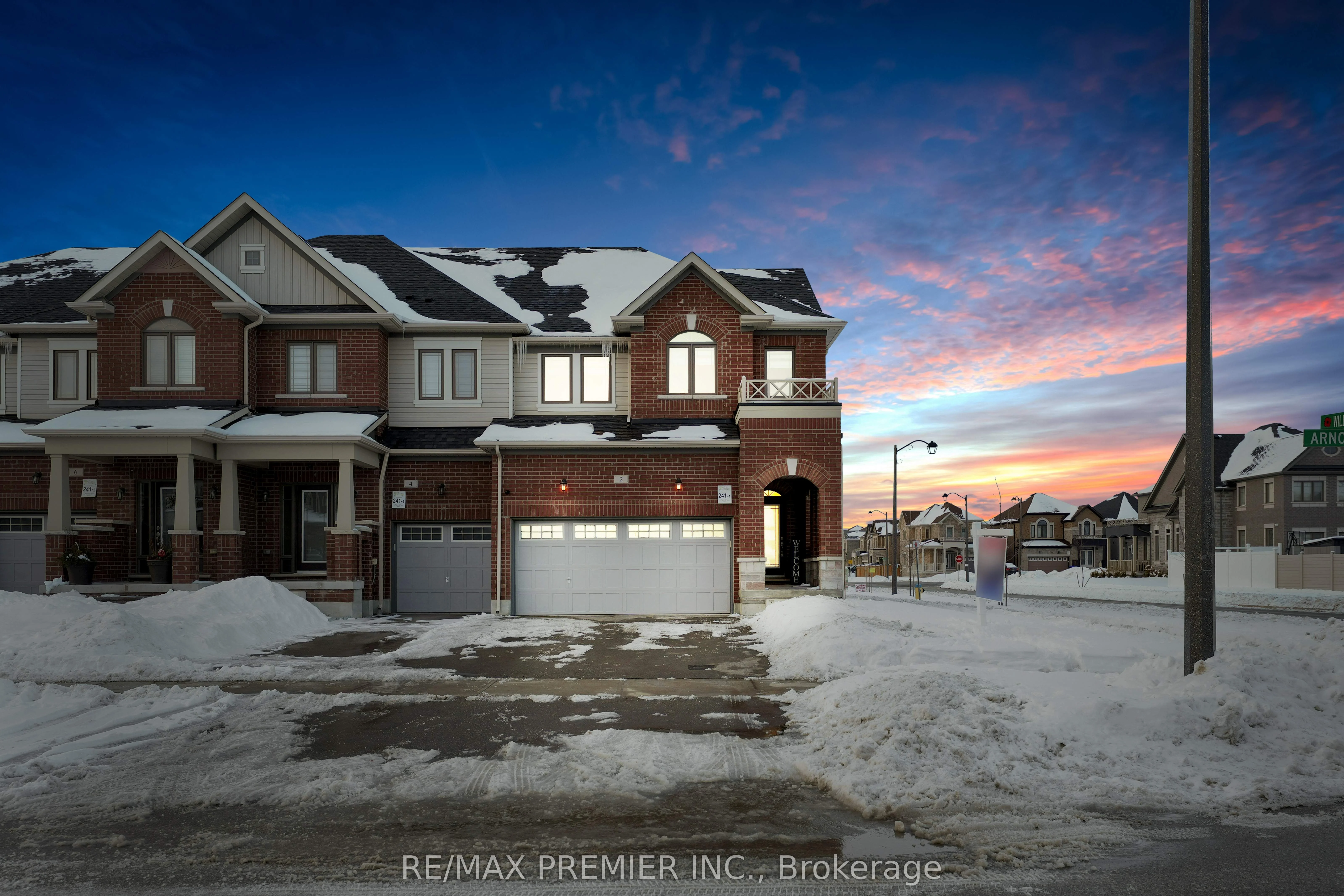 Att/Row/Townhouse in New Tecumseth